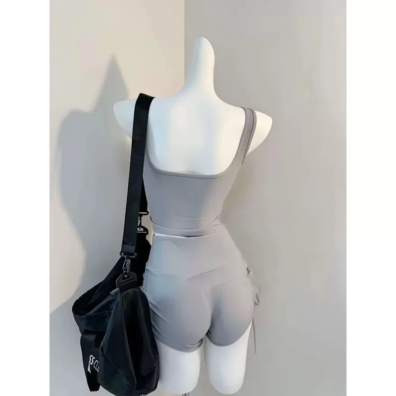 解锁时髦运动风? 这套瑜伽服套装绝了!