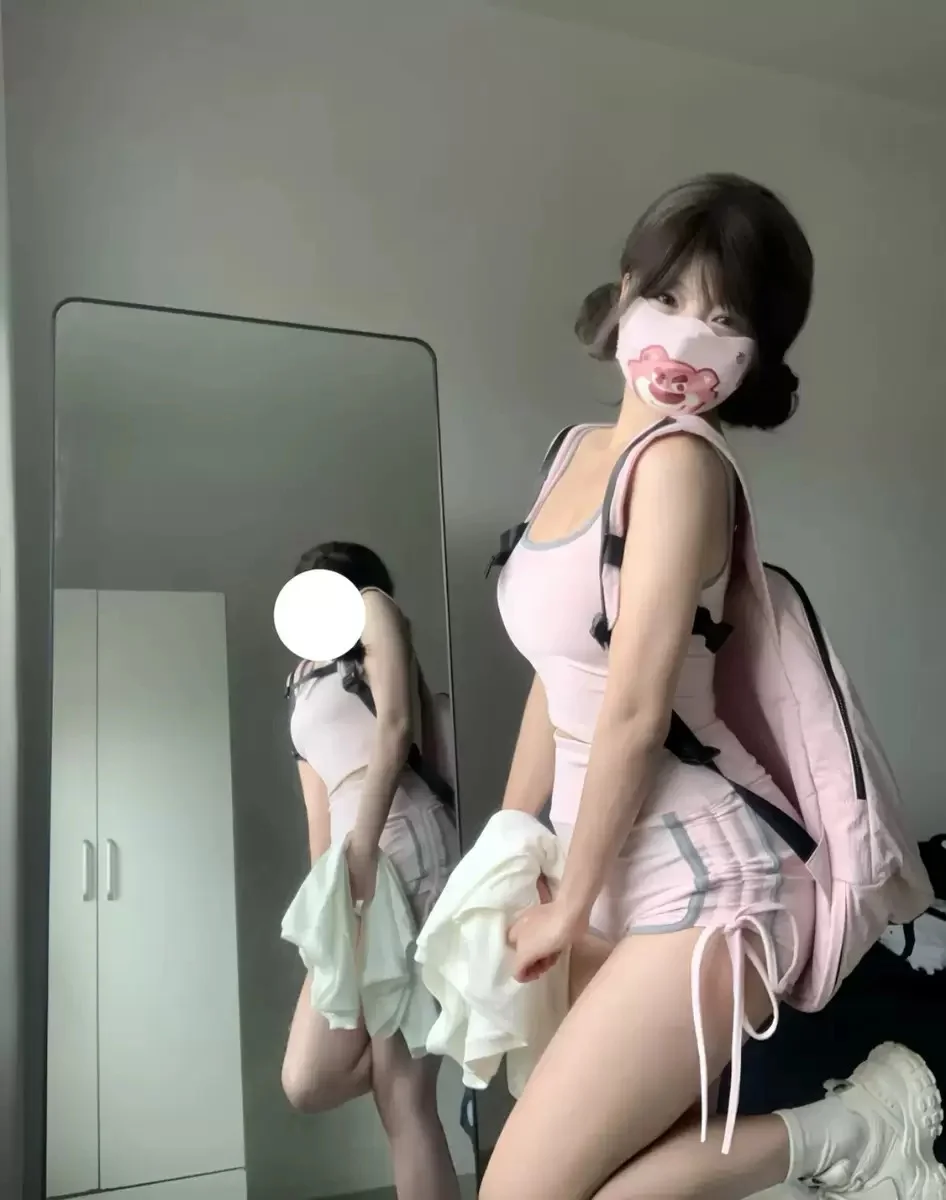 解锁时髦运动风? 这套瑜伽服套装绝了!