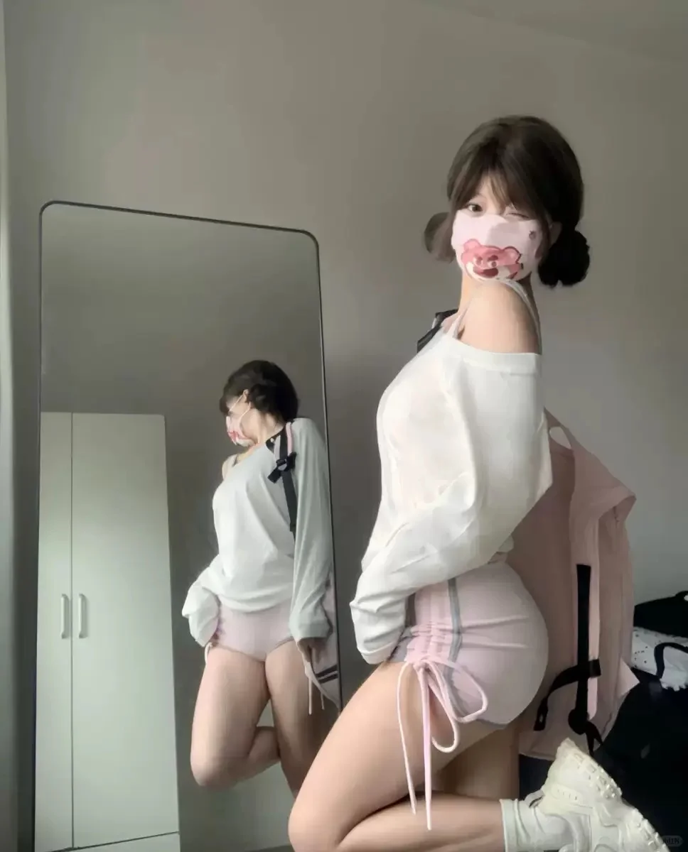 解锁时髦运动风? 这套瑜伽服套装绝了!