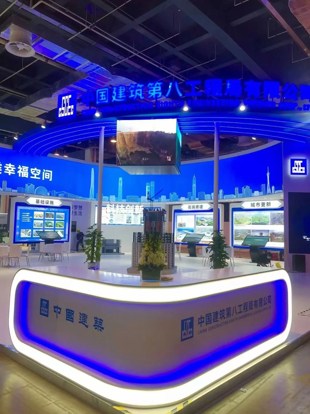 为啥没有早点遇到这么好看的展台设计呀
