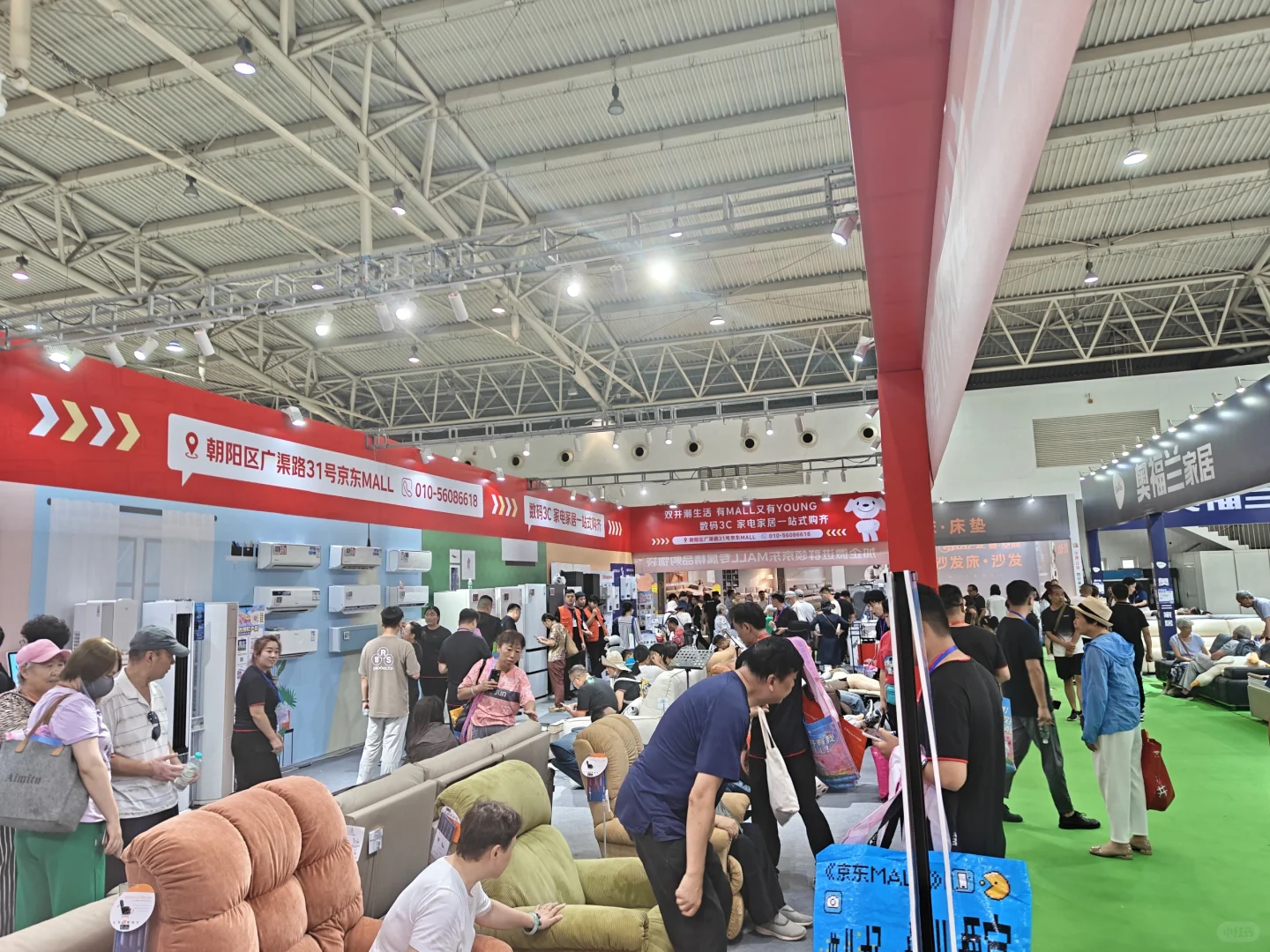 **展会上的“人潮汹涌”，恰如古人笔下的