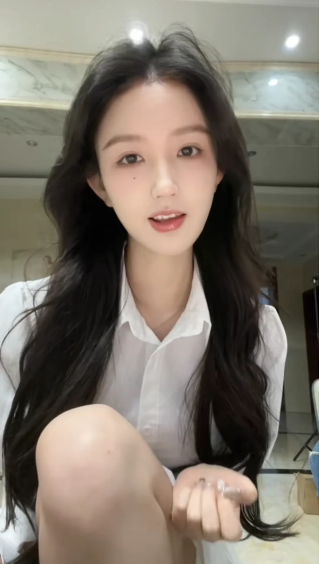 哪个穿搭更有人妻感？