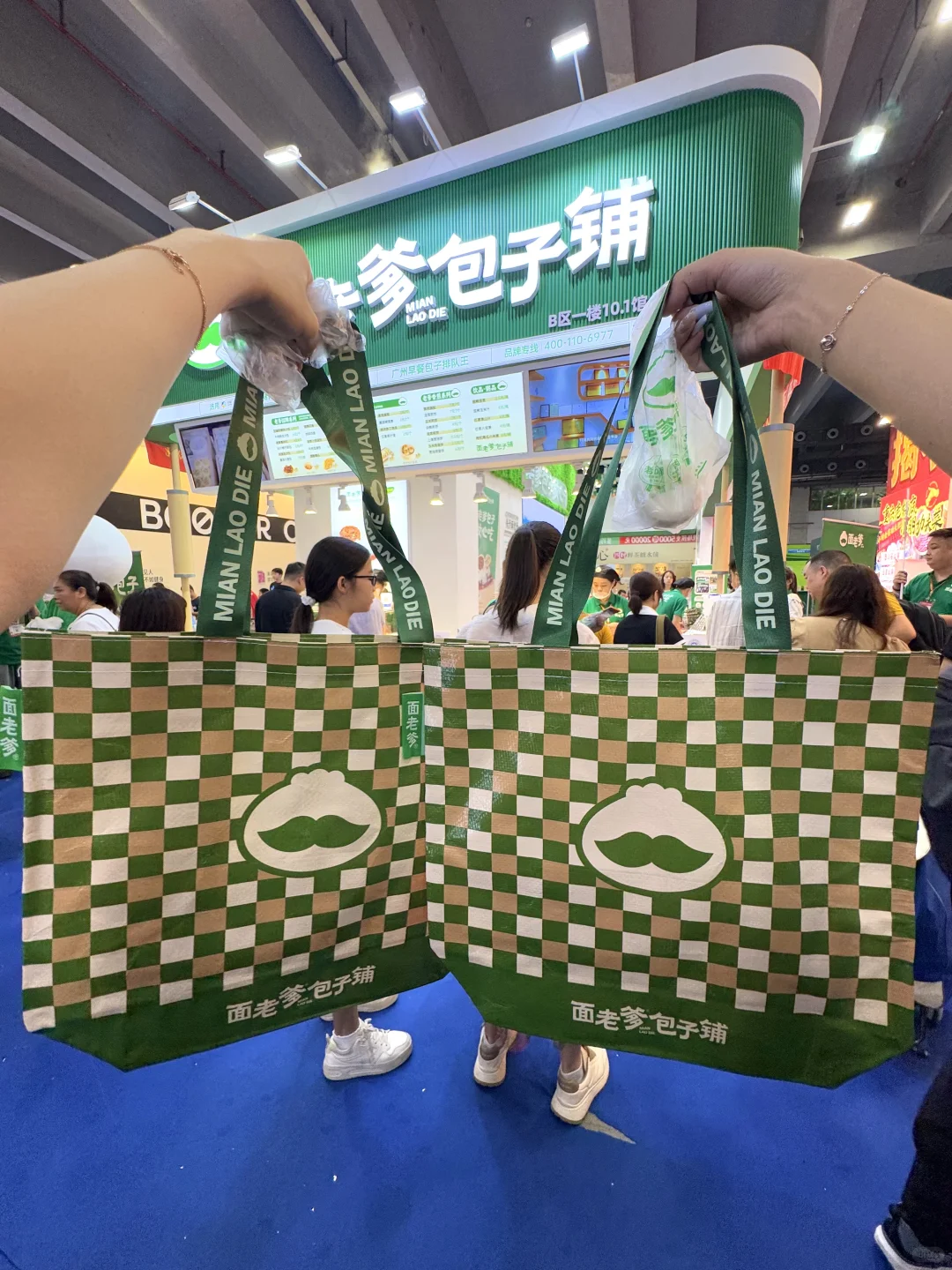 琶洲美食展又可免费吃三天！刚吃饱出来！