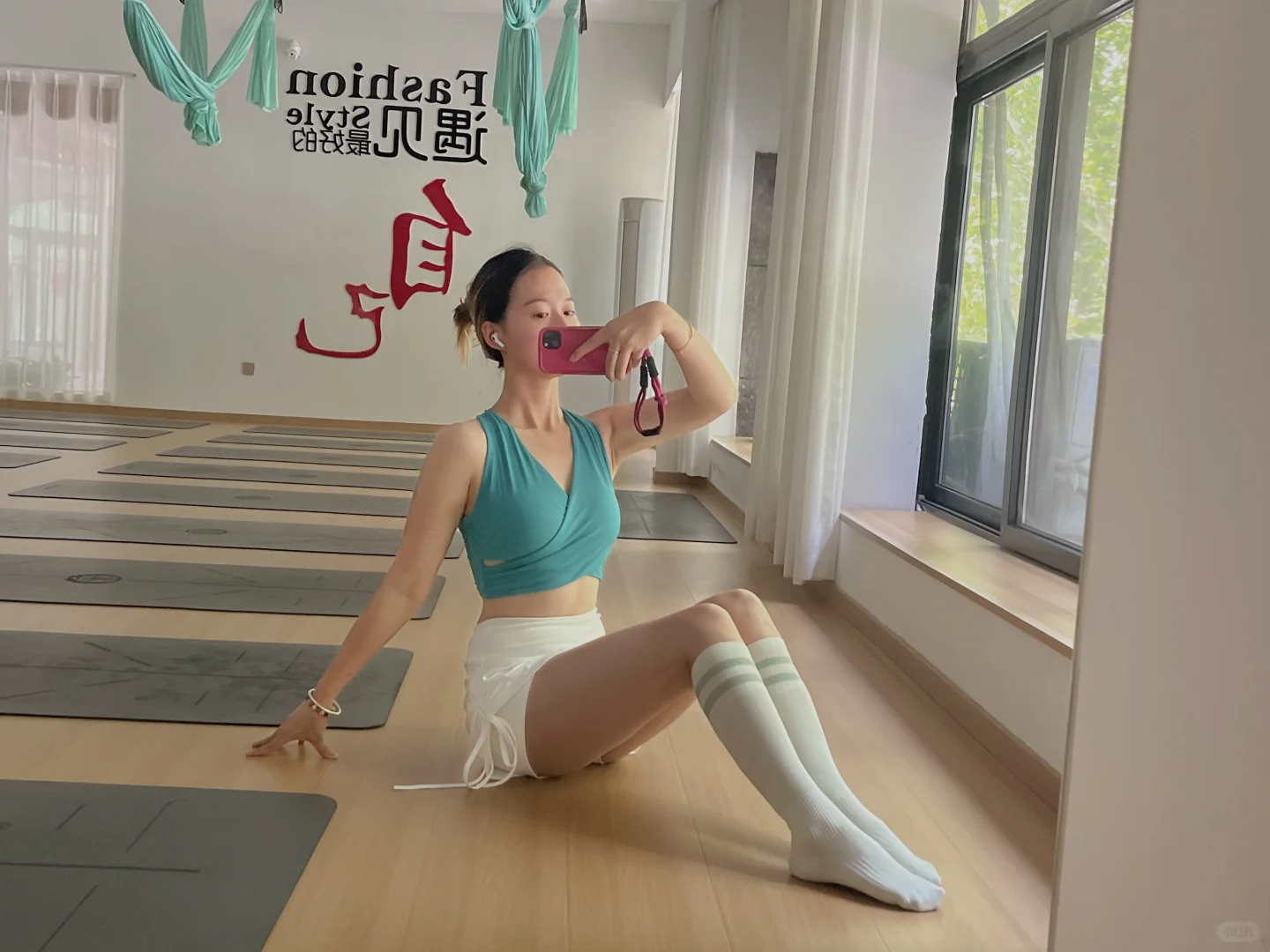 想看一下姐妹们穿的瑜伽服款式
