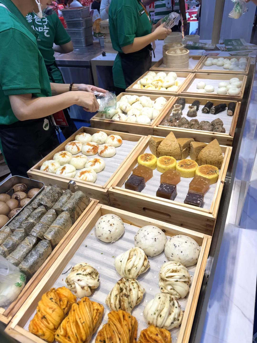 琶洲美食展又可免费吃三天！刚吃饱出来！