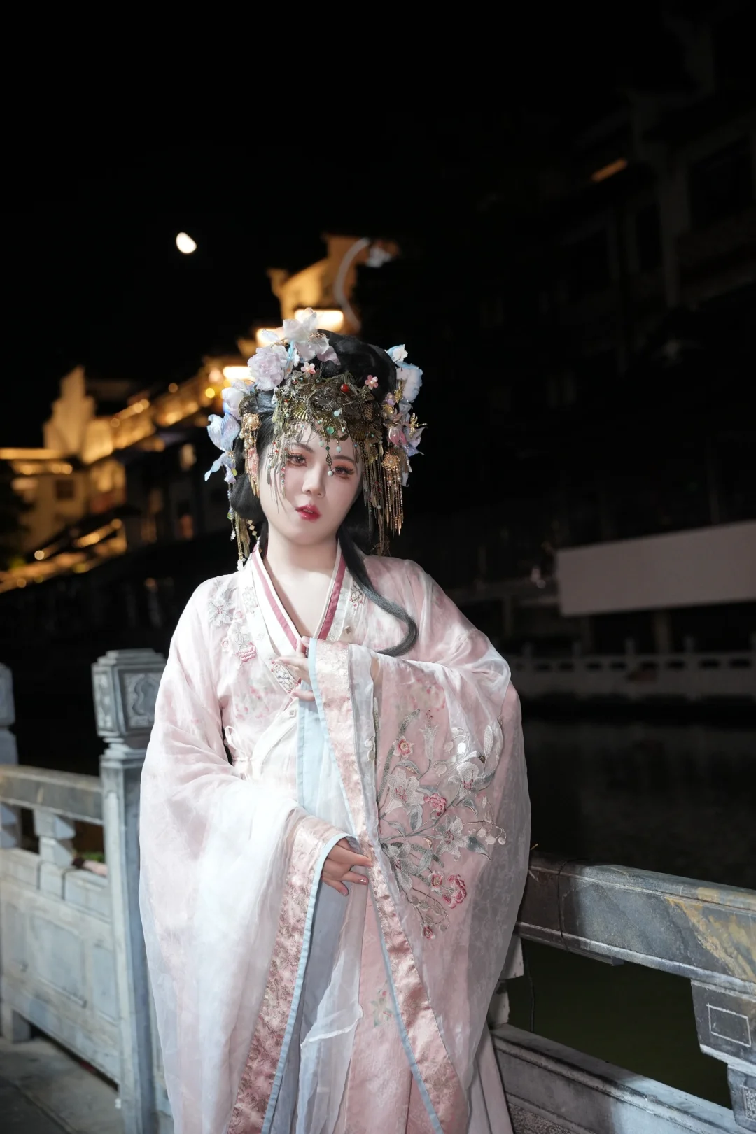 救命，这男生做妆造被女孩子追过来要合影