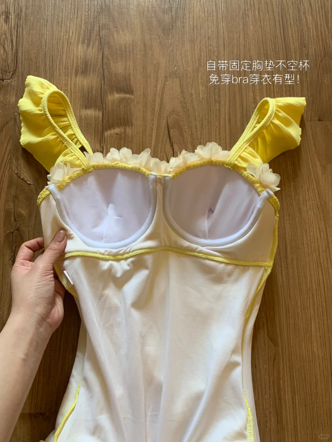 海边度假穿泰美啦！显白又纯欲的花朵泳衣！