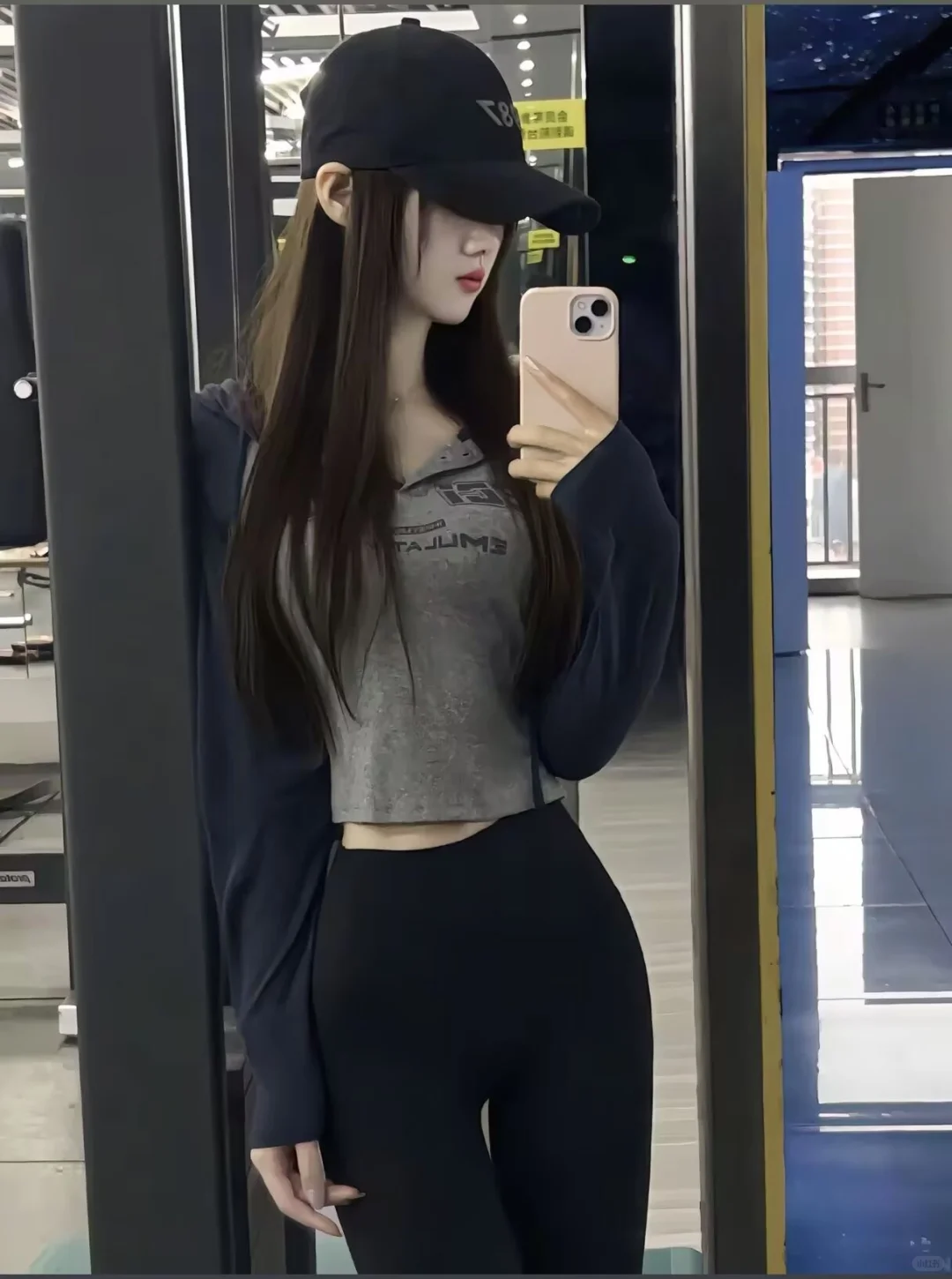 穿瑜伽服的女孩真的性感