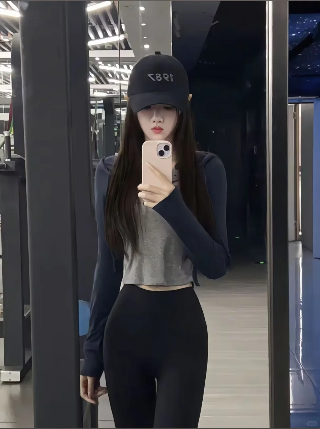 穿瑜伽服的女孩真的性感