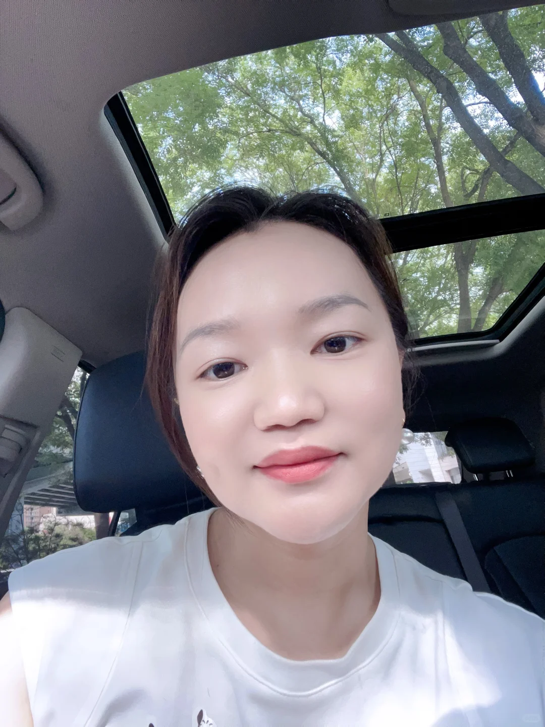 35岁家装女店总｜素颜+口红，扛过加班天