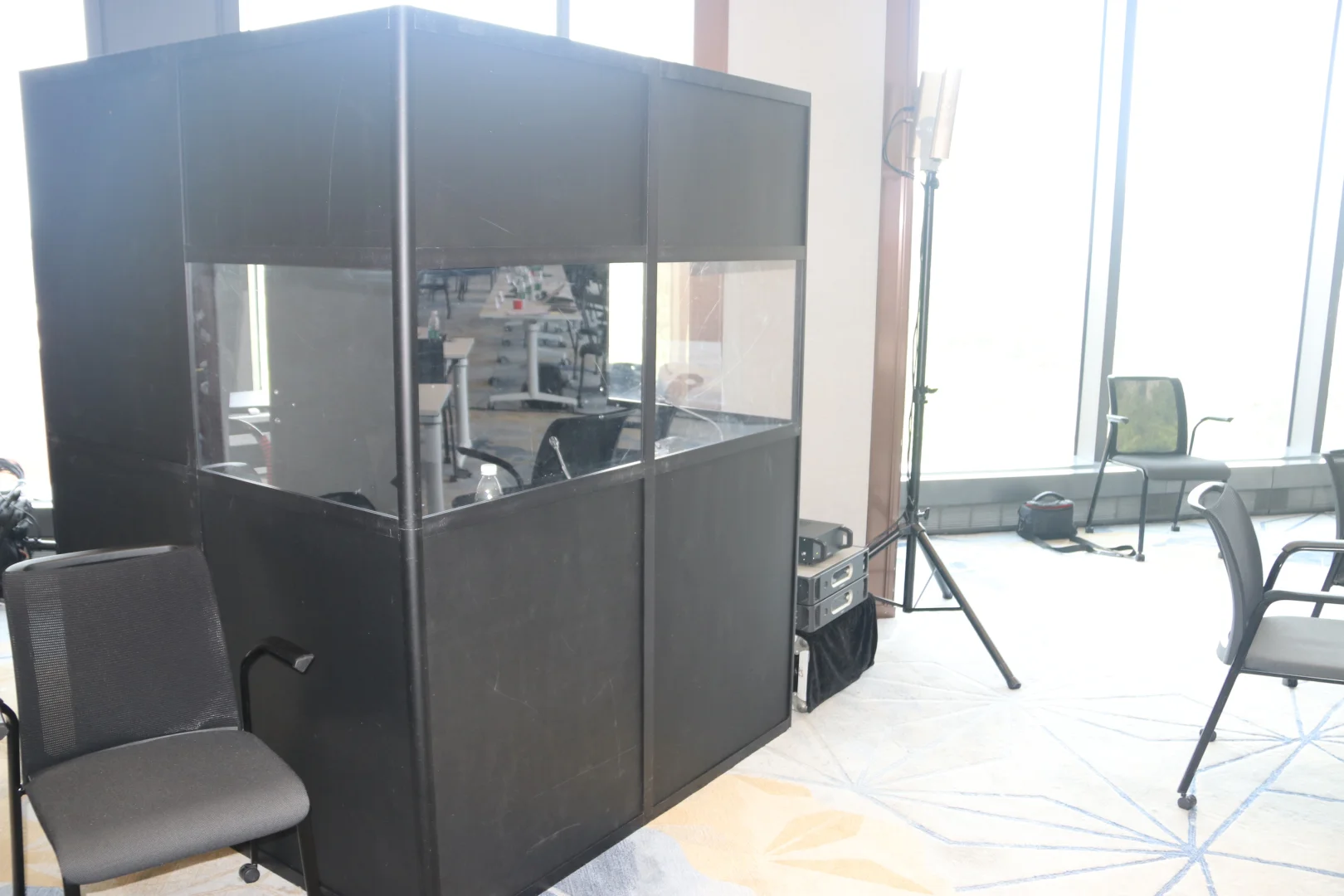 中阿博览会即将开幕，同传翻译全面准备中