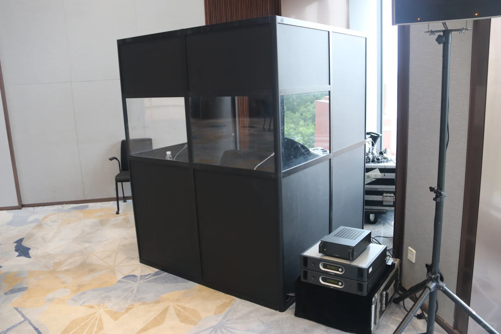 中阿博览会即将开幕，同传翻译全面准备中