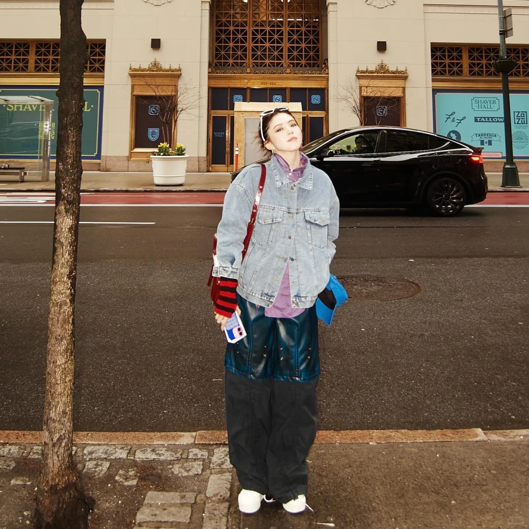 从冷到迷人：韩韶禧的“酷脸系”时尚魅力解析