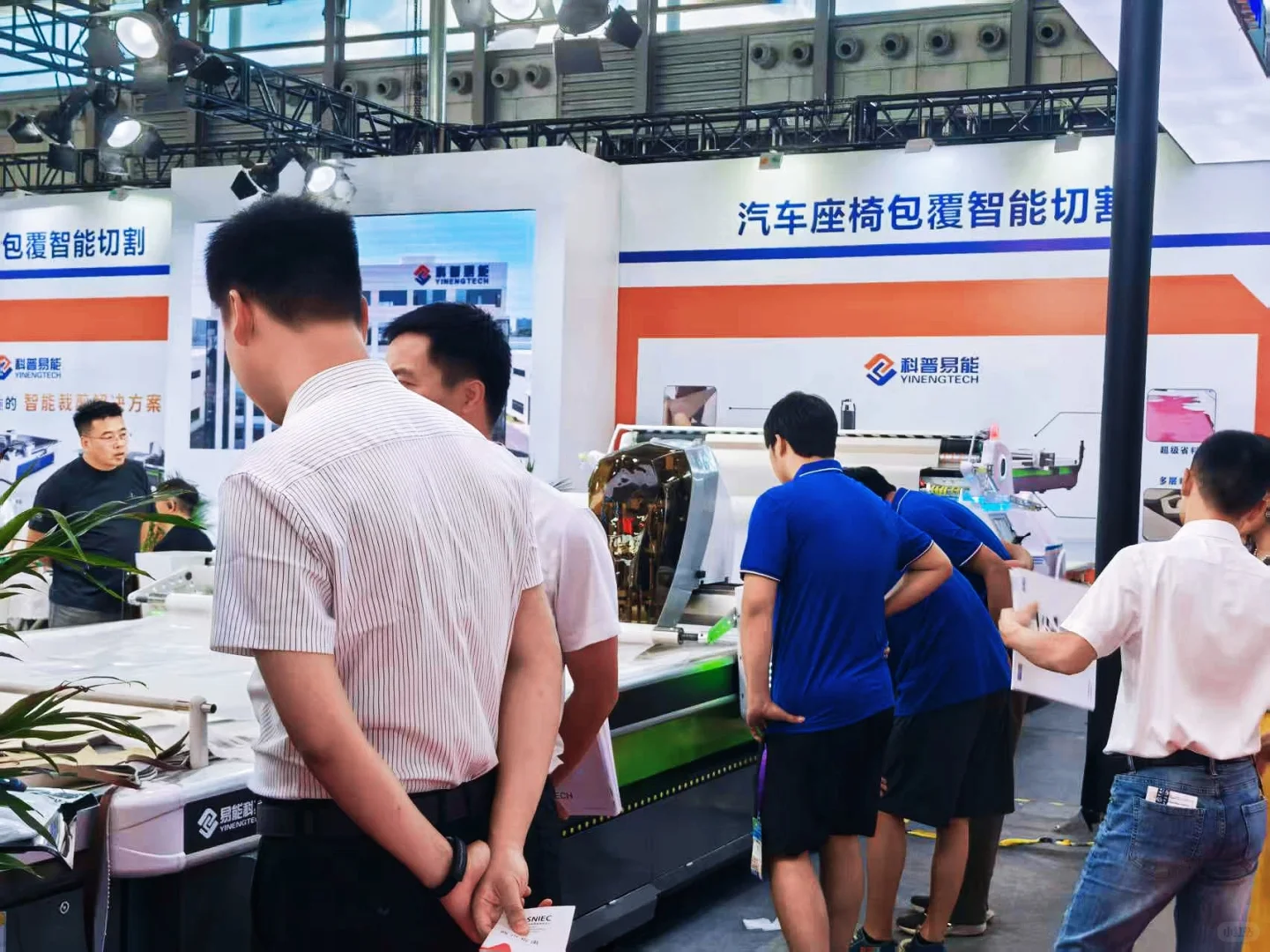 这些机器人也太可爱了吧！三倍快乐～