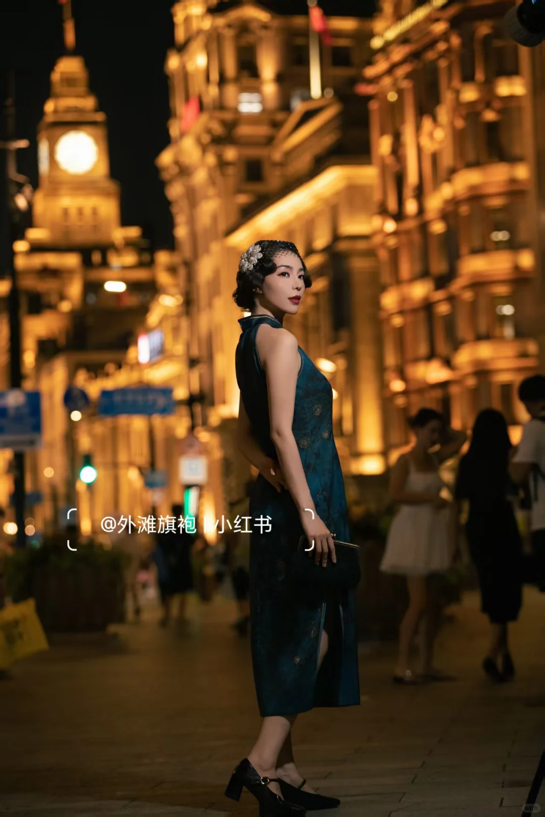 ?夜景外滩旗袍写真，美出圈的风情万种