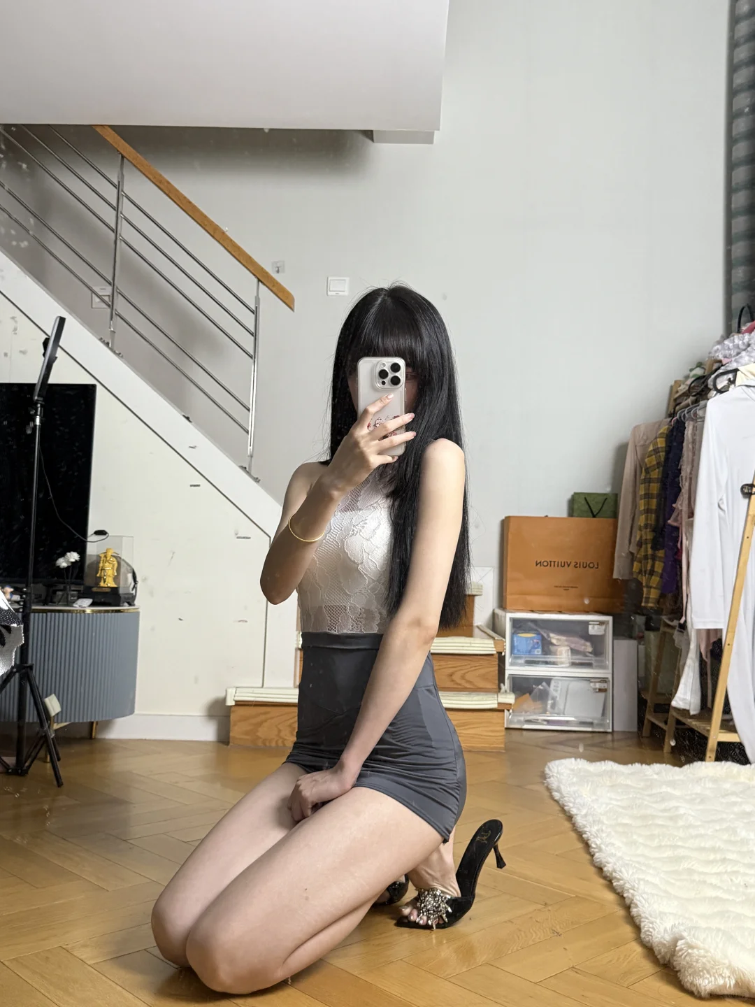 左划帮我穿上！！！