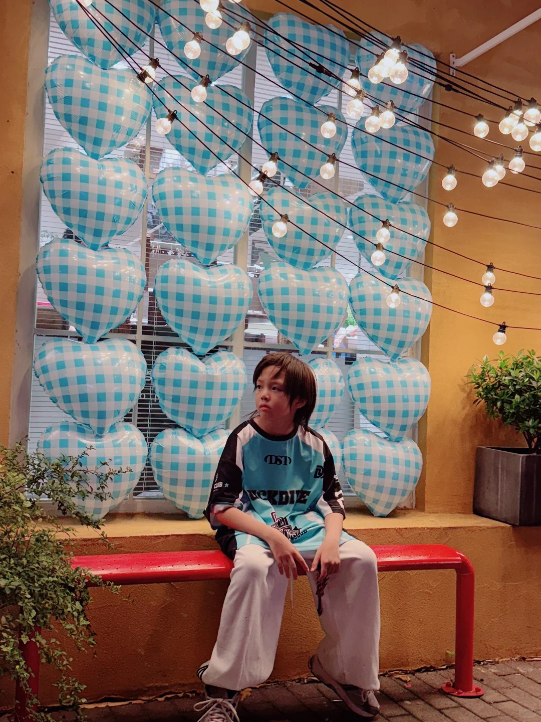 别拿你那眼神看我受不了?