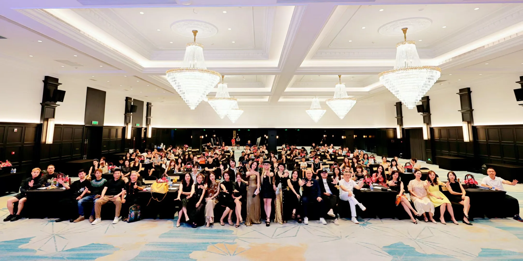 ?成都招商会炸了！韩国力曼这次真的燃爆