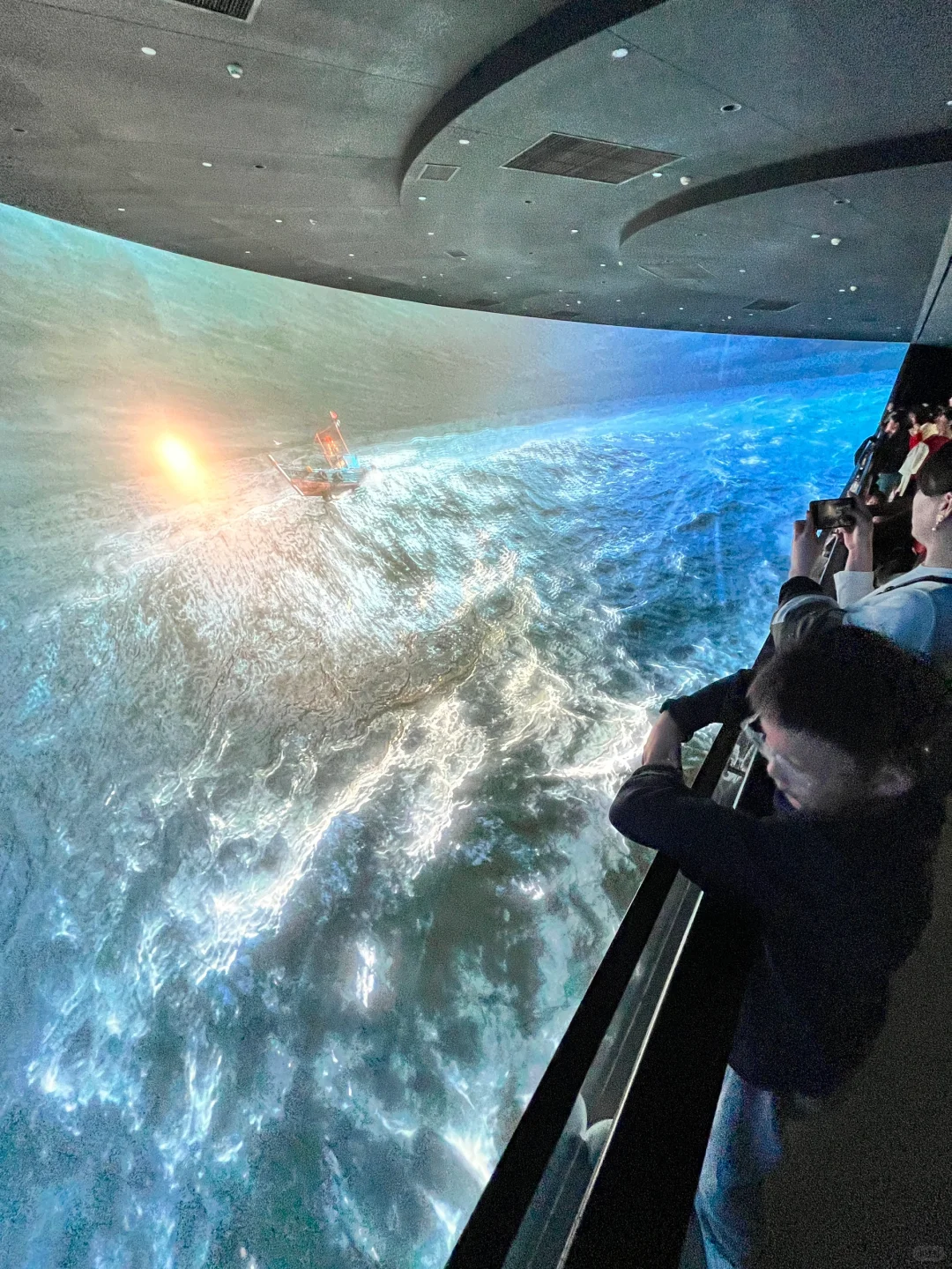 酷炫好玩的光影展?八角湾遛娃圣地打卡！