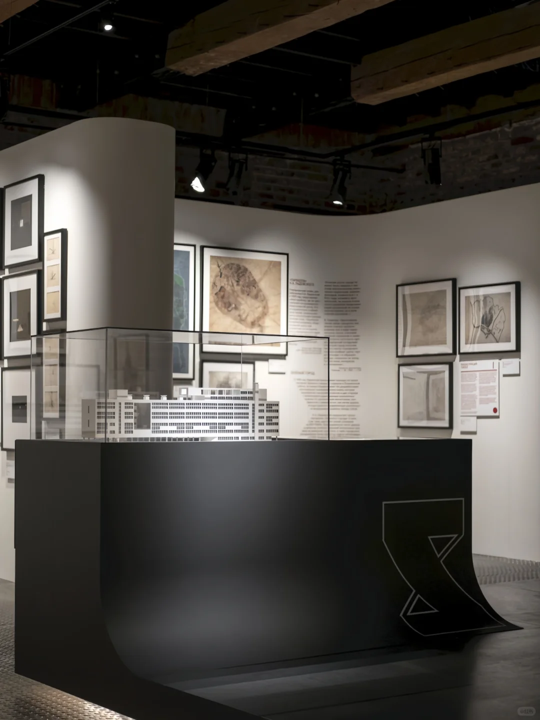 建筑系的生活‖一只暗黑色系展览
