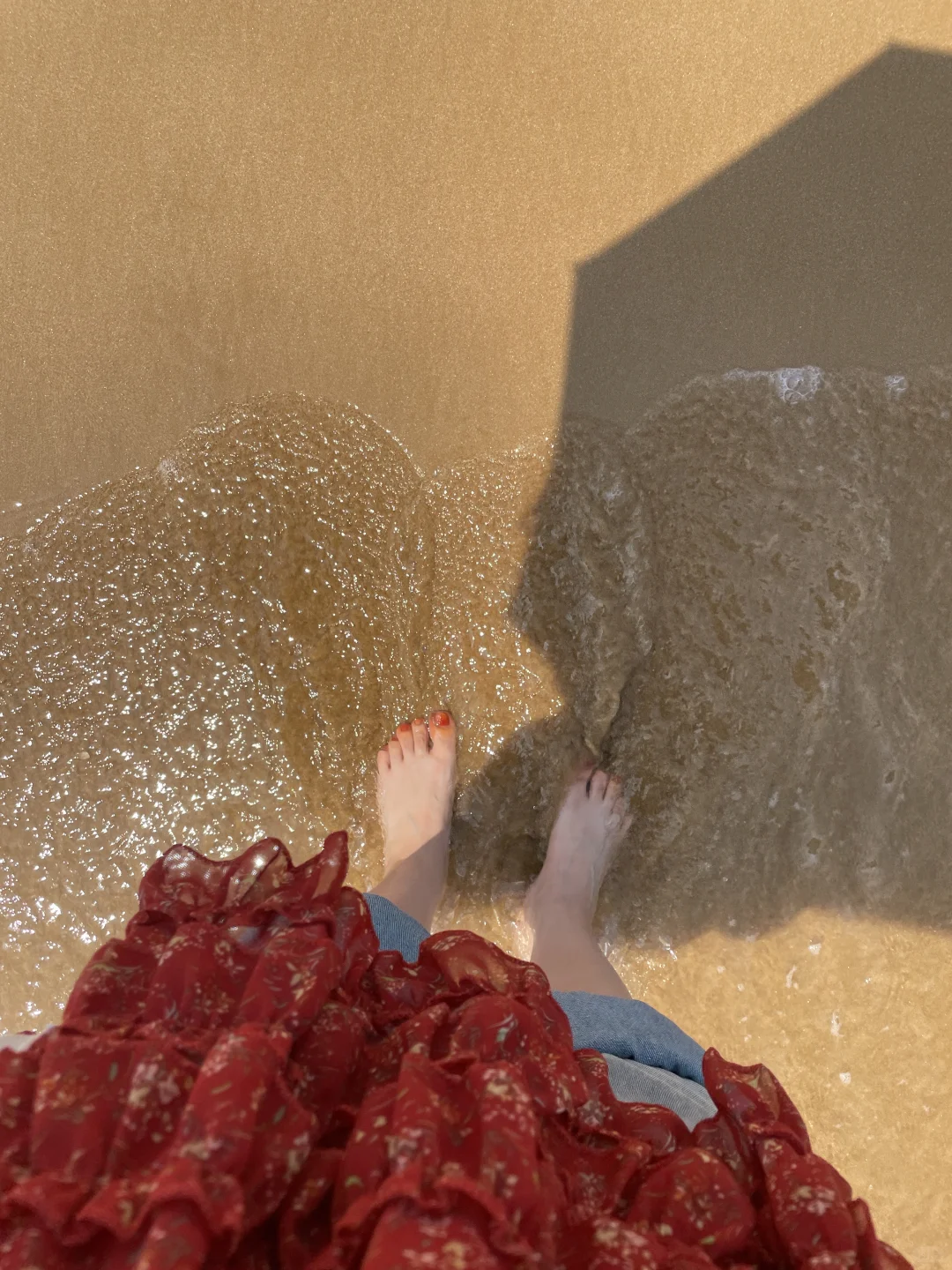 青岛的海好漂亮呀，几套海边穿搭分享?