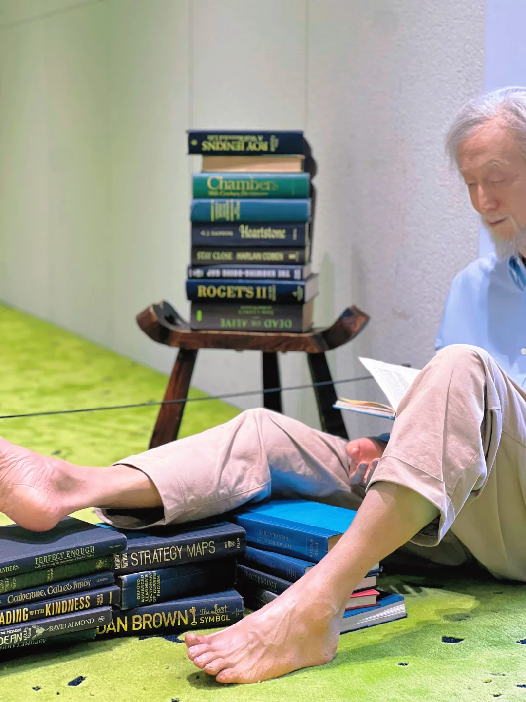 小心！！！?巨人出没！当超现实主义映入现实