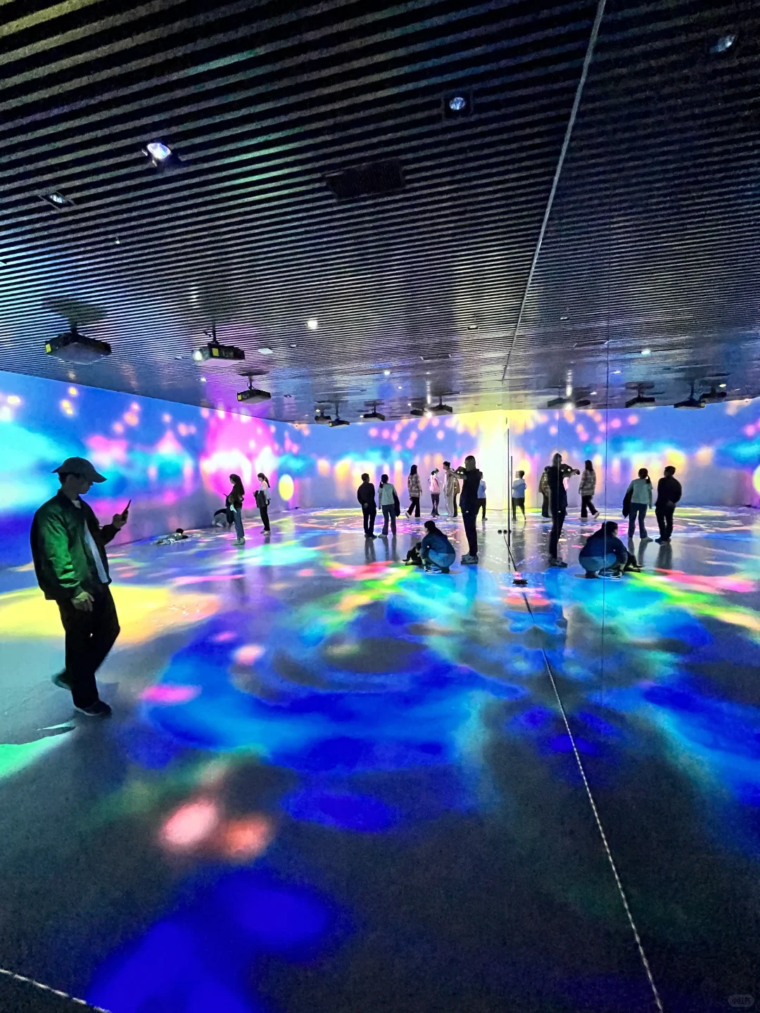 酷炫好玩的光影展?八角湾遛娃圣地打卡！