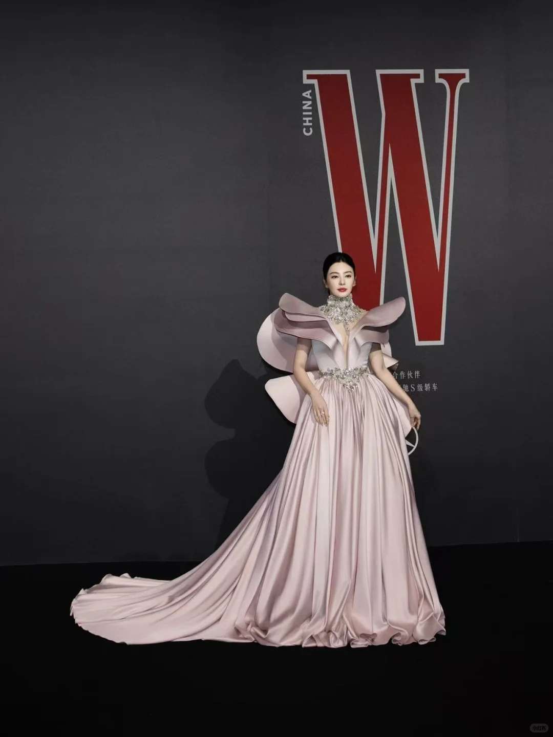 张雨绮好优雅大方，整个人妩媚动人爱了！！