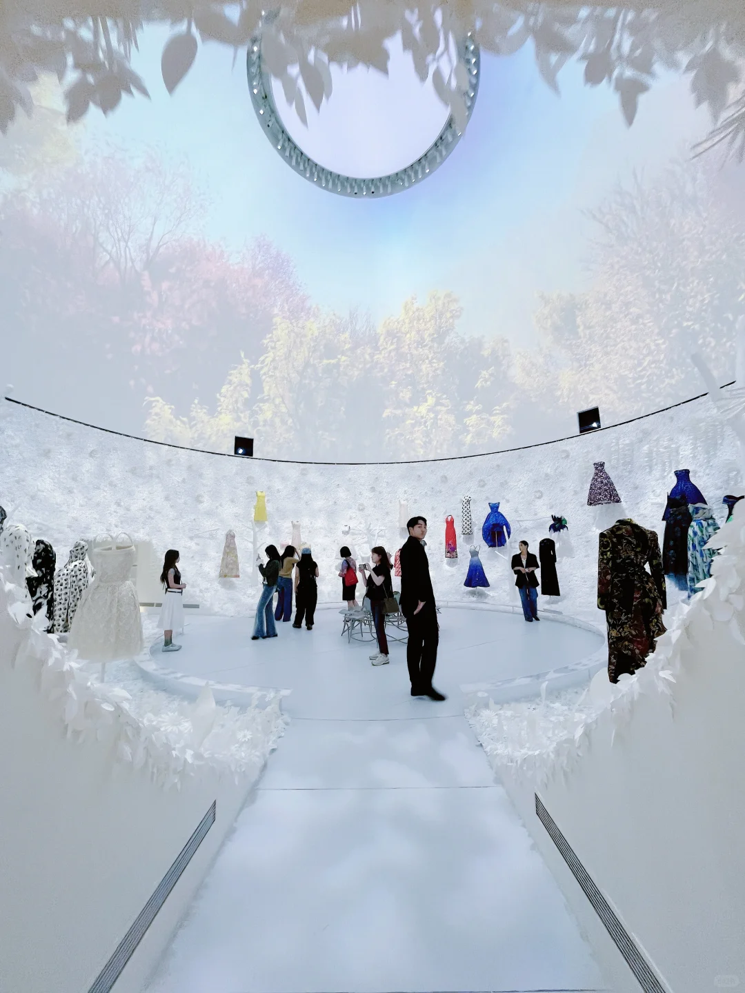 “Christian Dior: Designer of Dreams”서울