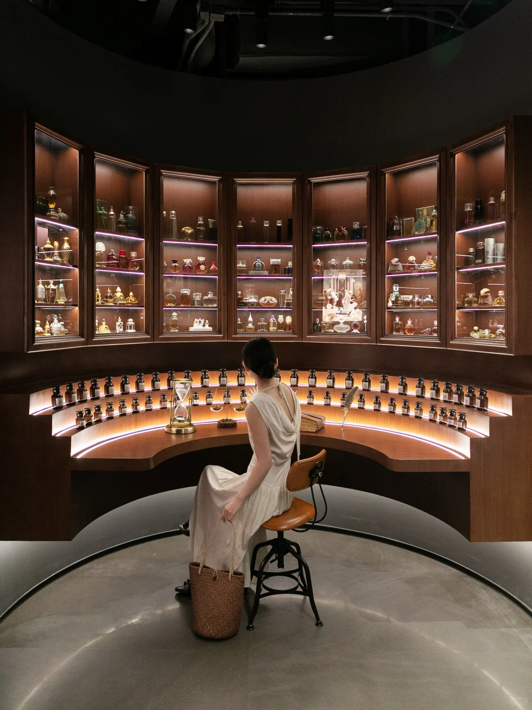 ✨广州新地标丨走进了由香气织就的时空隧道～