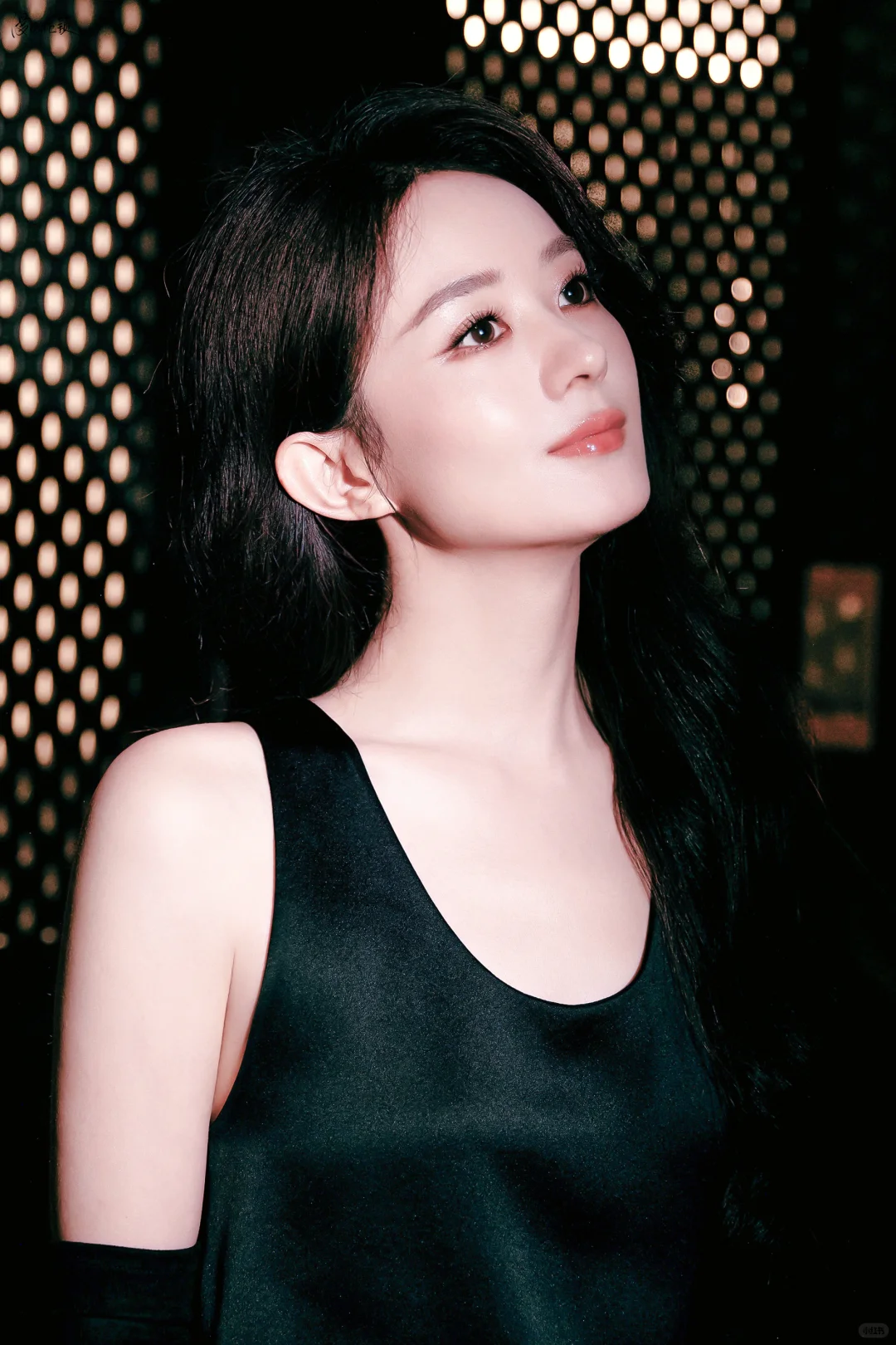 赵丽颖浪琴直播造型，长发妩媚动人❤️