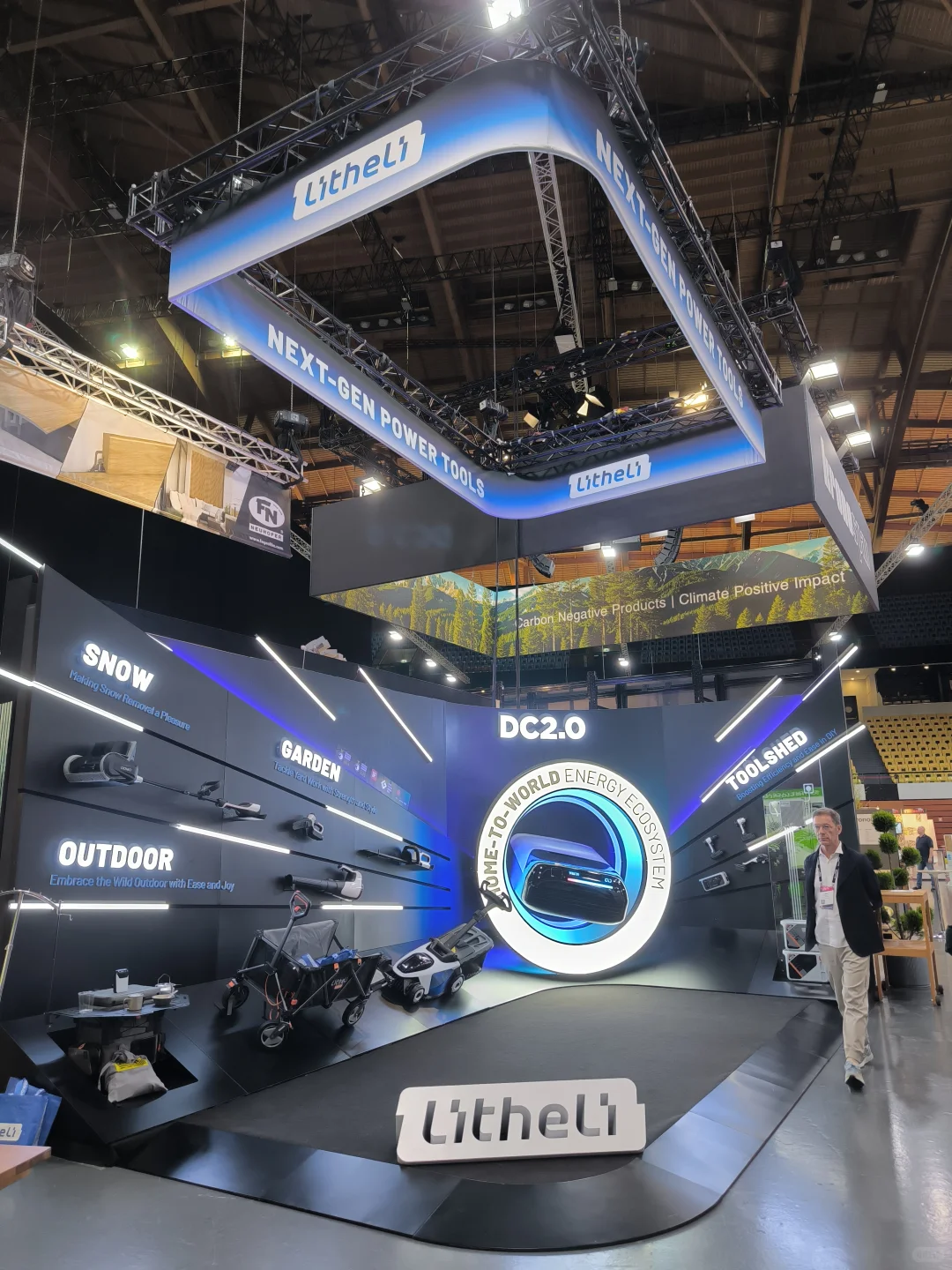 在欧洲也可以做出炫酷的展台