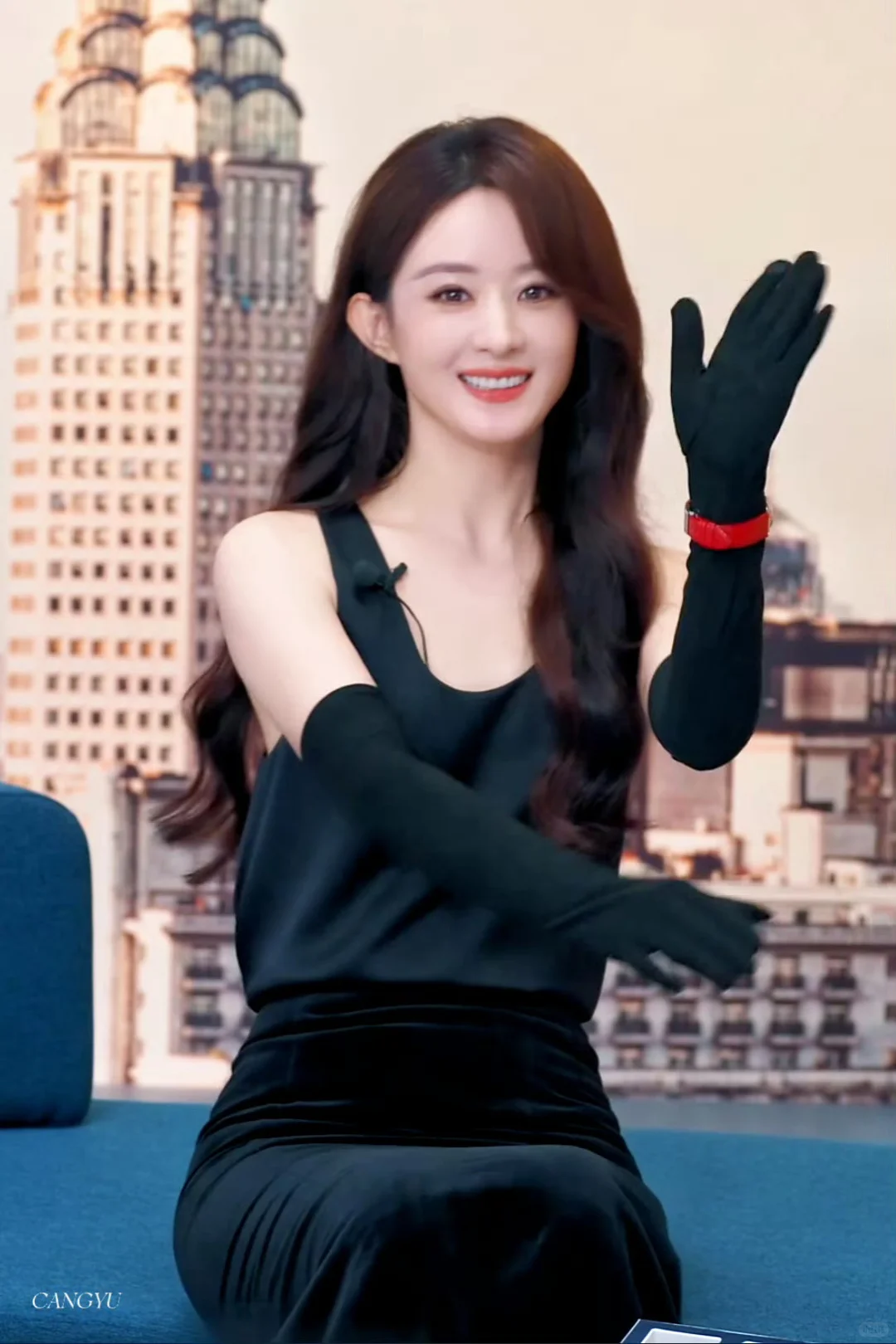 赵丽颖浪琴直播造型，长发妩媚动人❤️