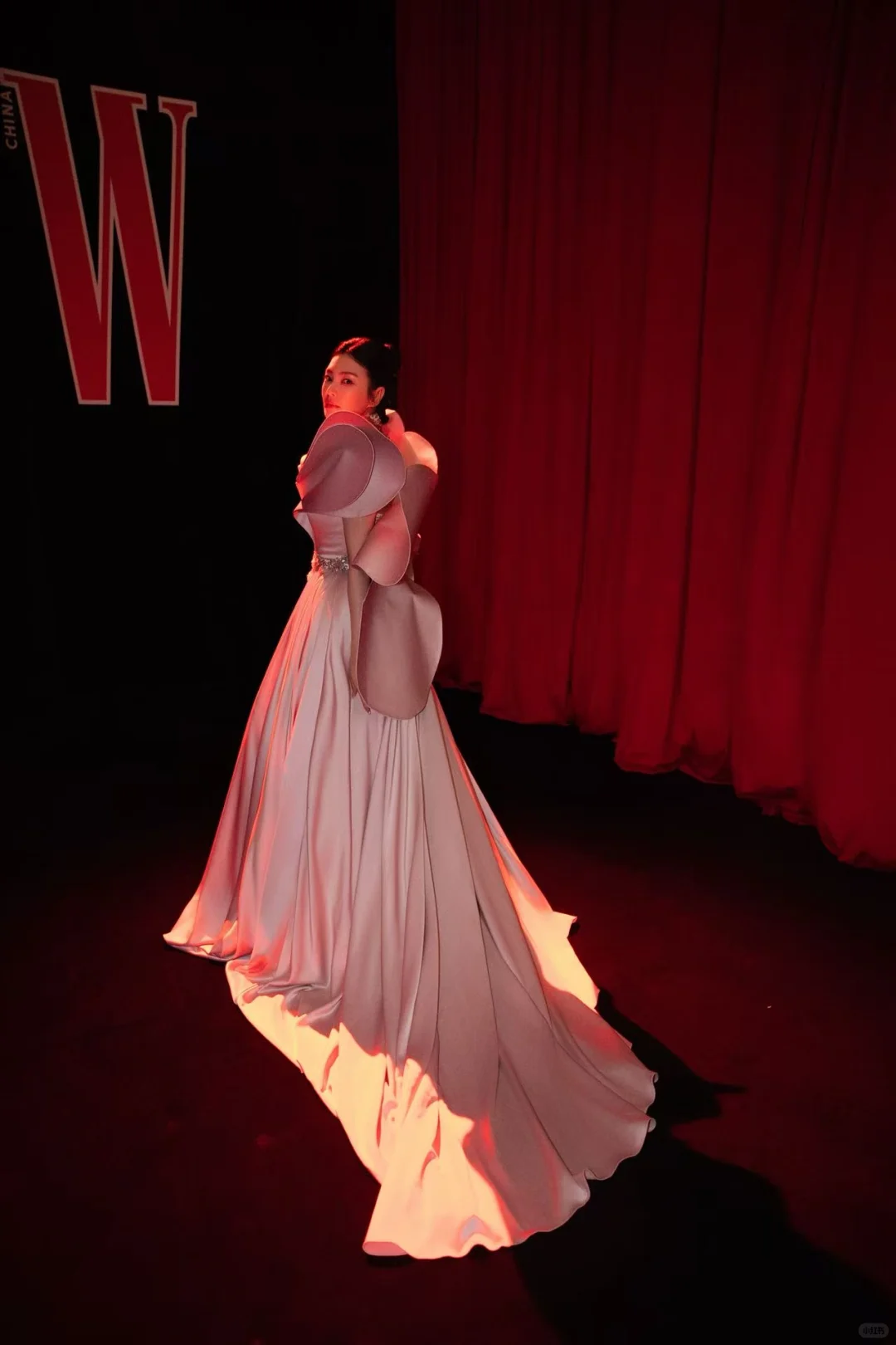 张雨绮好优雅大方，整个人妩媚动人爱了！！