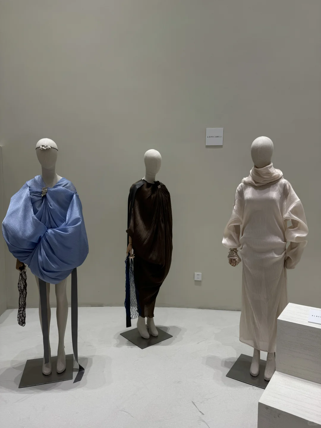 时尚艺术｜跟着设计师云看展?