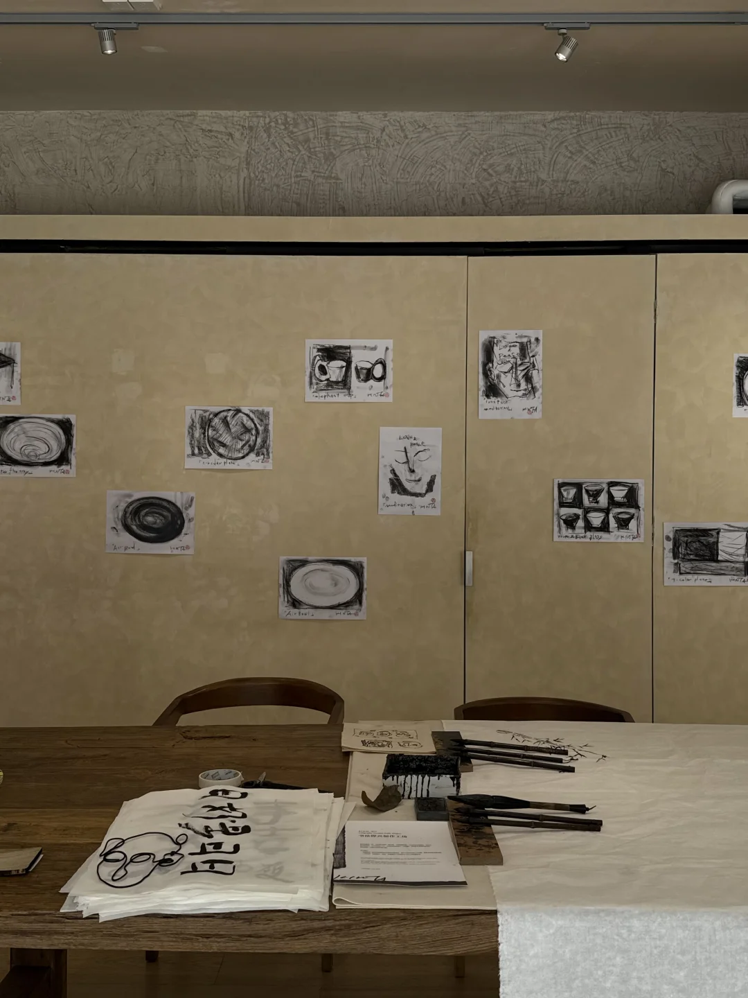 在美丽空间里看两个新展