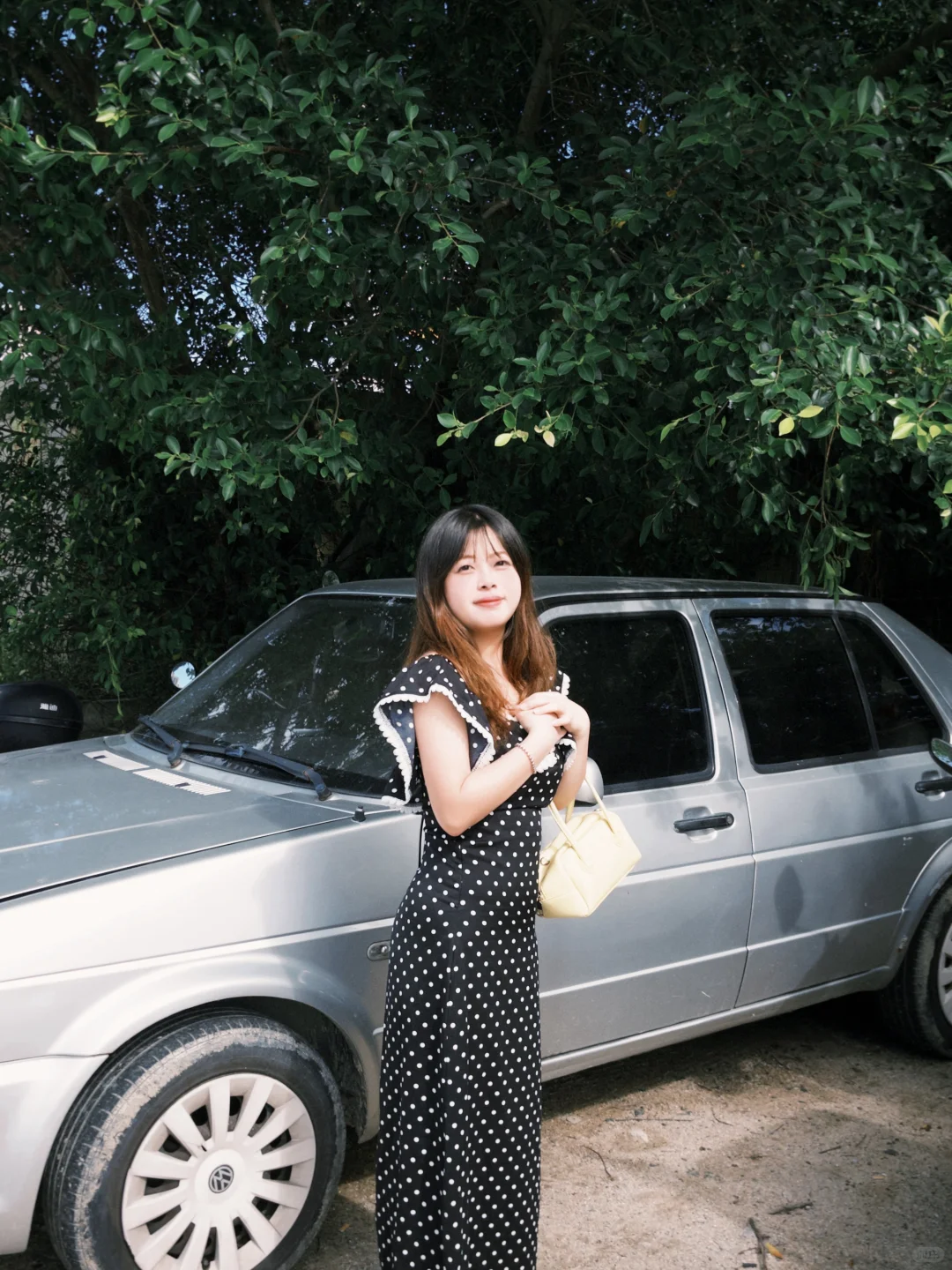 找到一件和海边适配感超强的韩系波点裙！