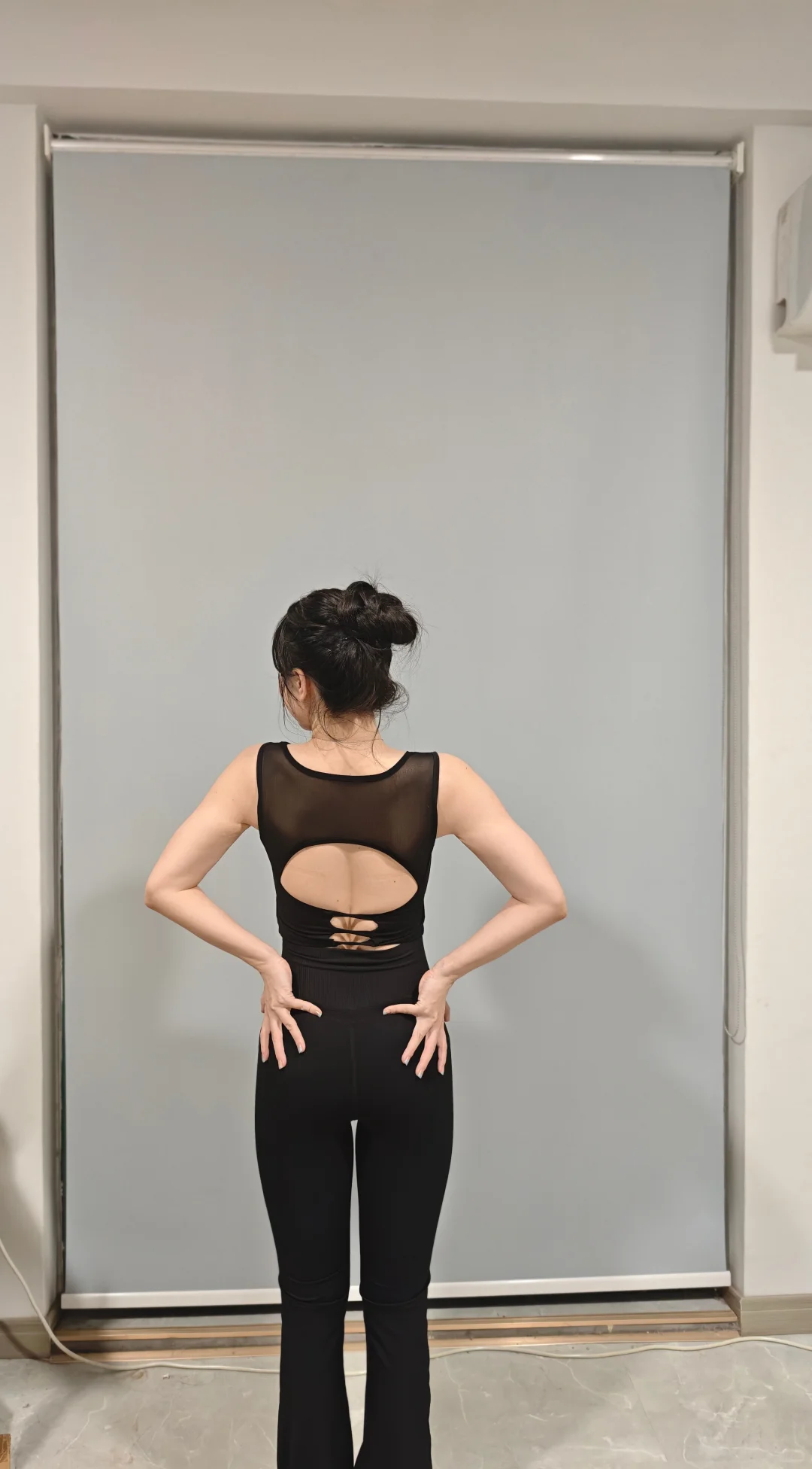 黑色瑜伽服、运动穿搭