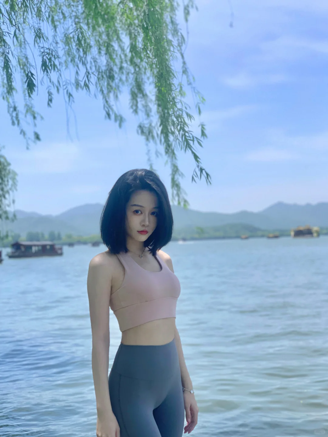 穿define走在40°C的西湖