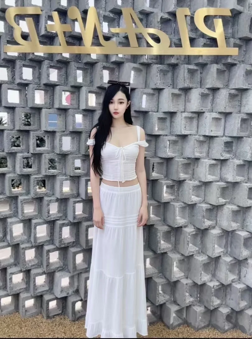 只有第四五套是我自己的衣服 其它全是换装