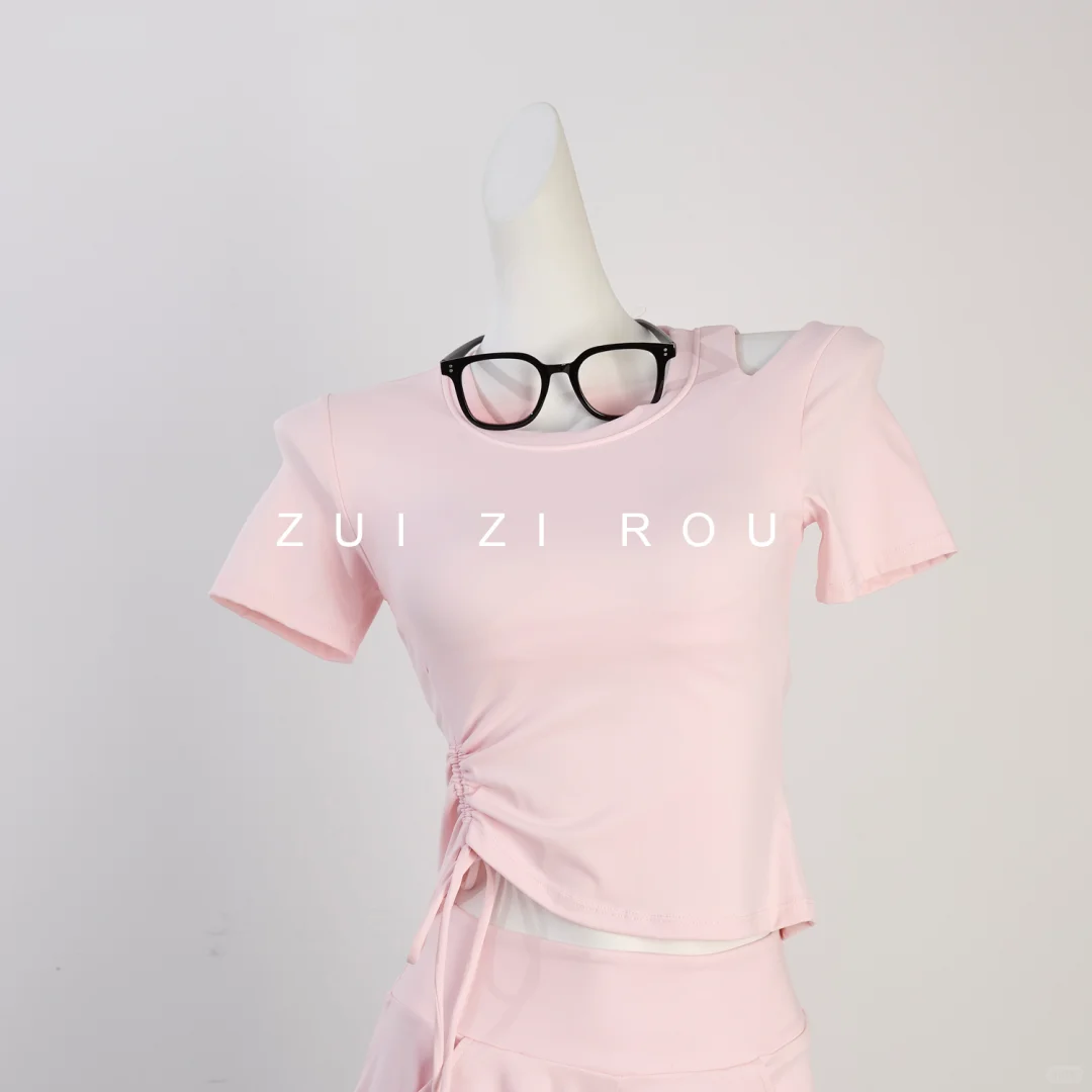 粉粉嫩嫩的瑜伽服显白显身材，谁能不爱啊