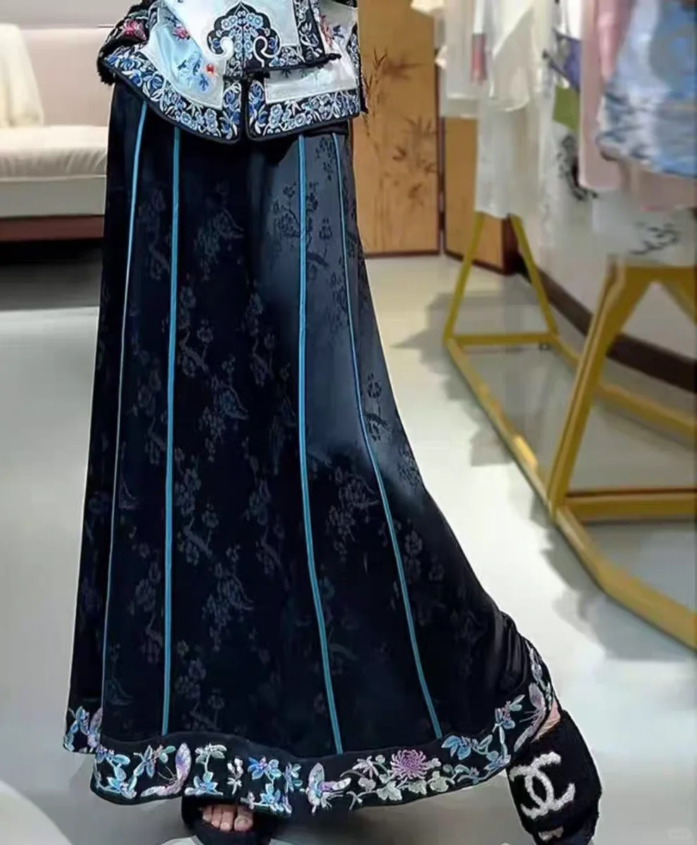 男生穿女装裙子。三个月的感觉。