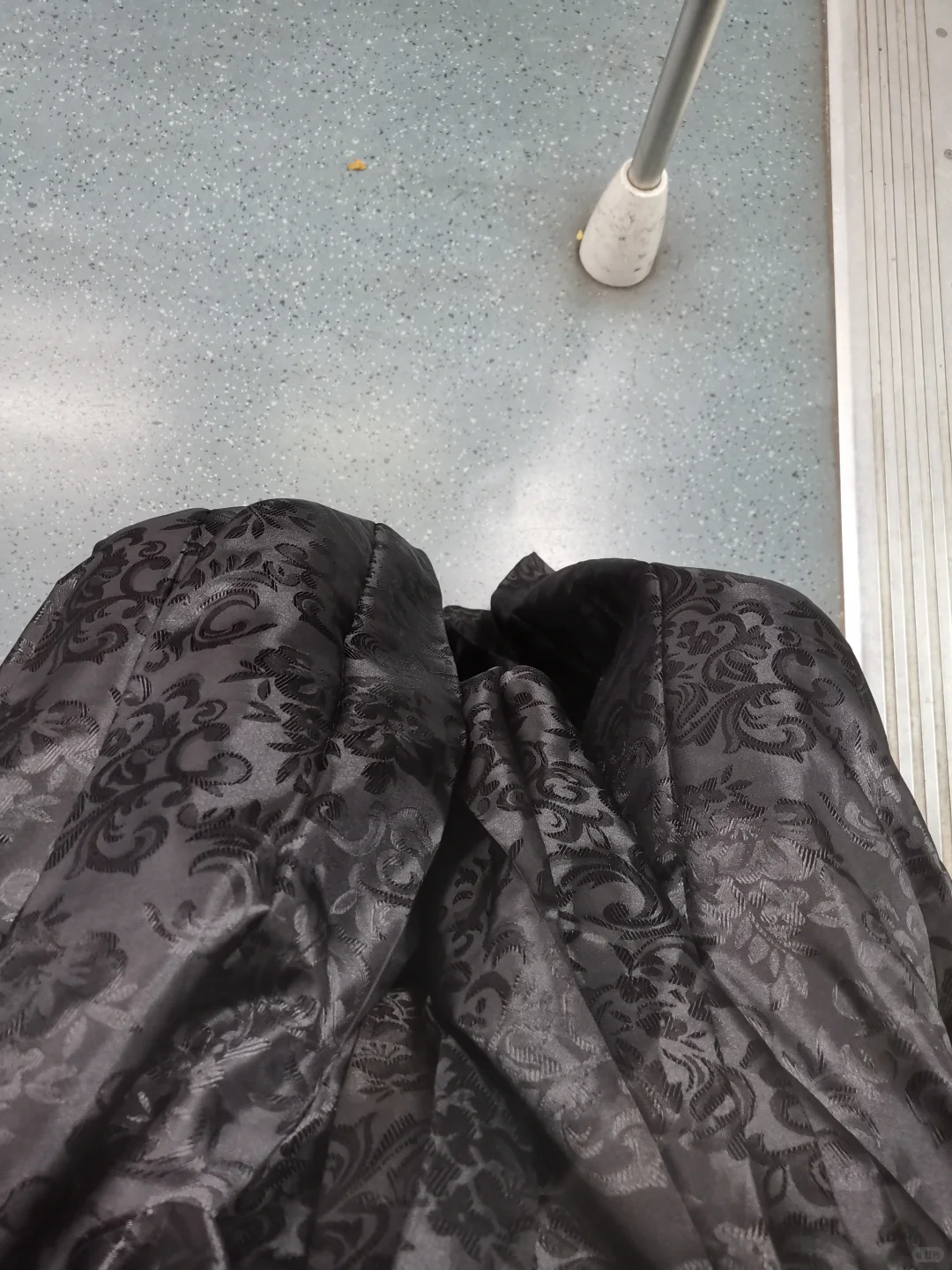 男生穿女装裙子。三个月的感觉。