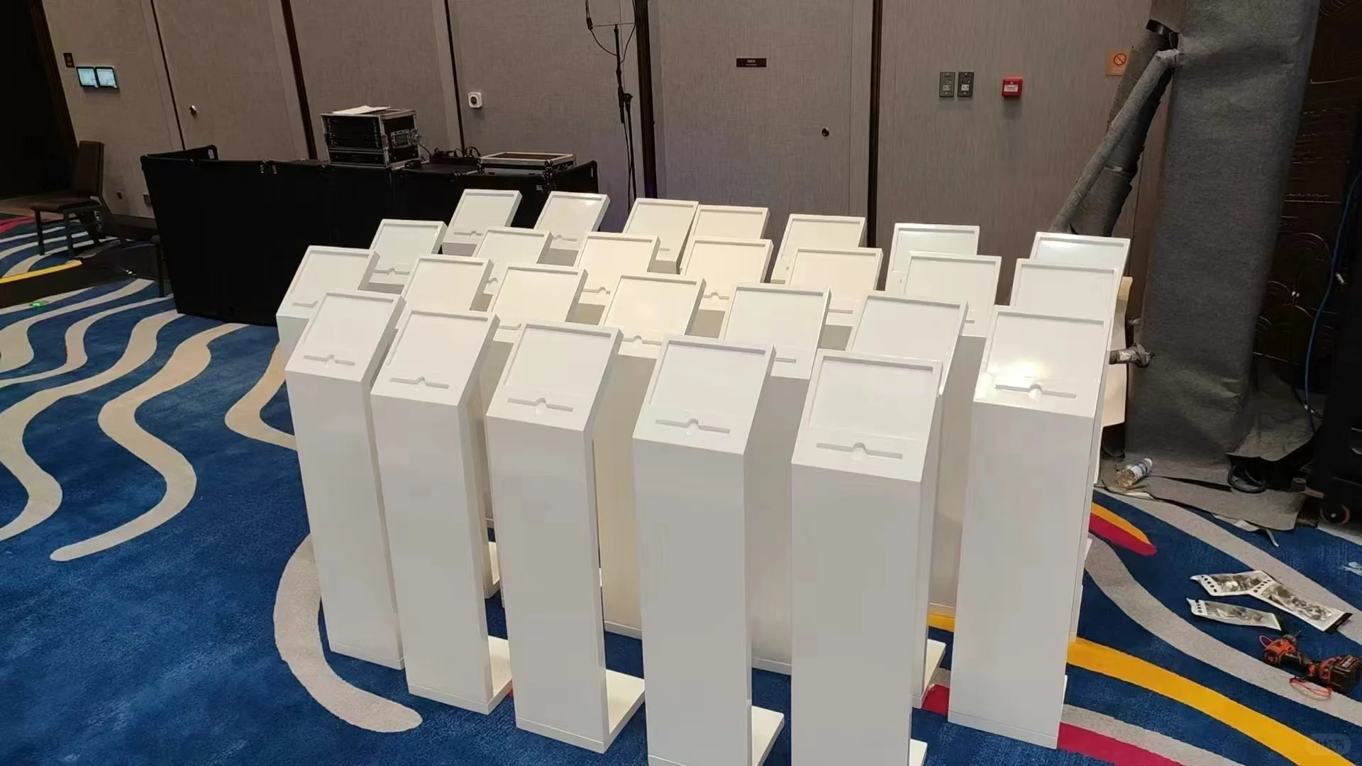 启动道具 木制作造型 舞美AV设备