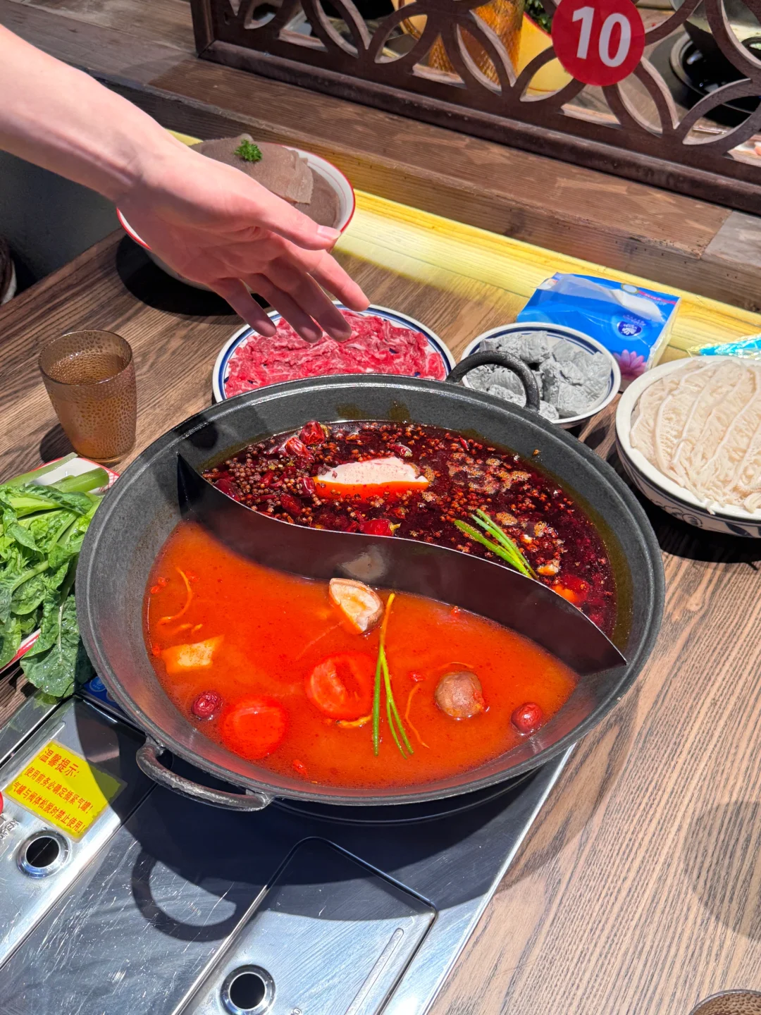 Lululemon 新款连体衣 太显身材喽?