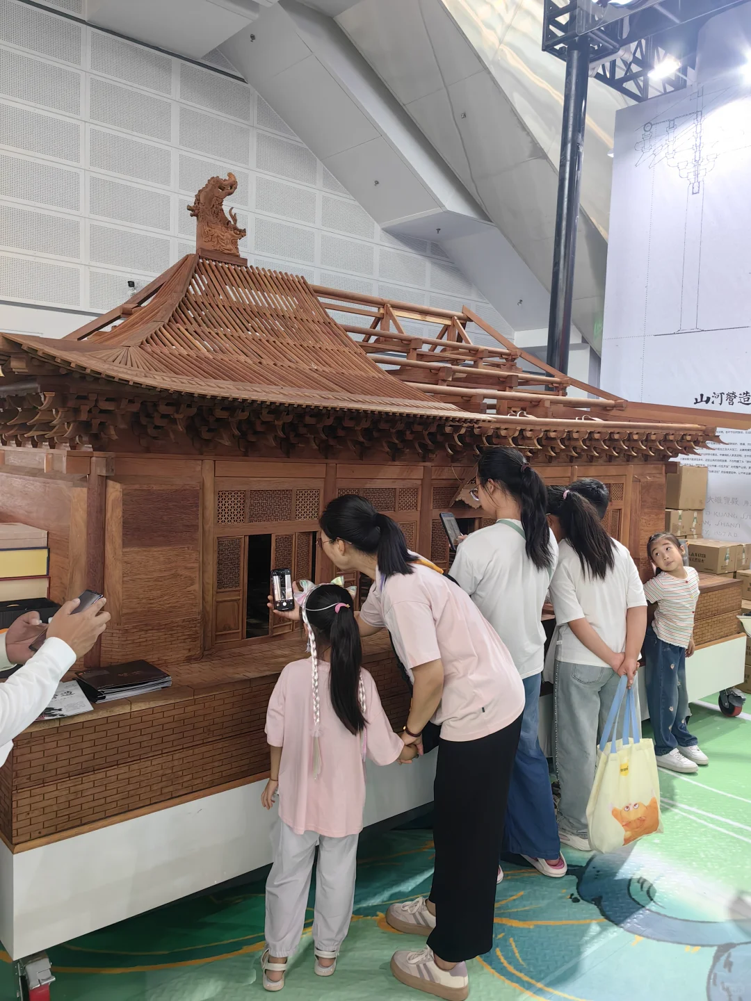 逛山西文博会 体验中华文化博大精深