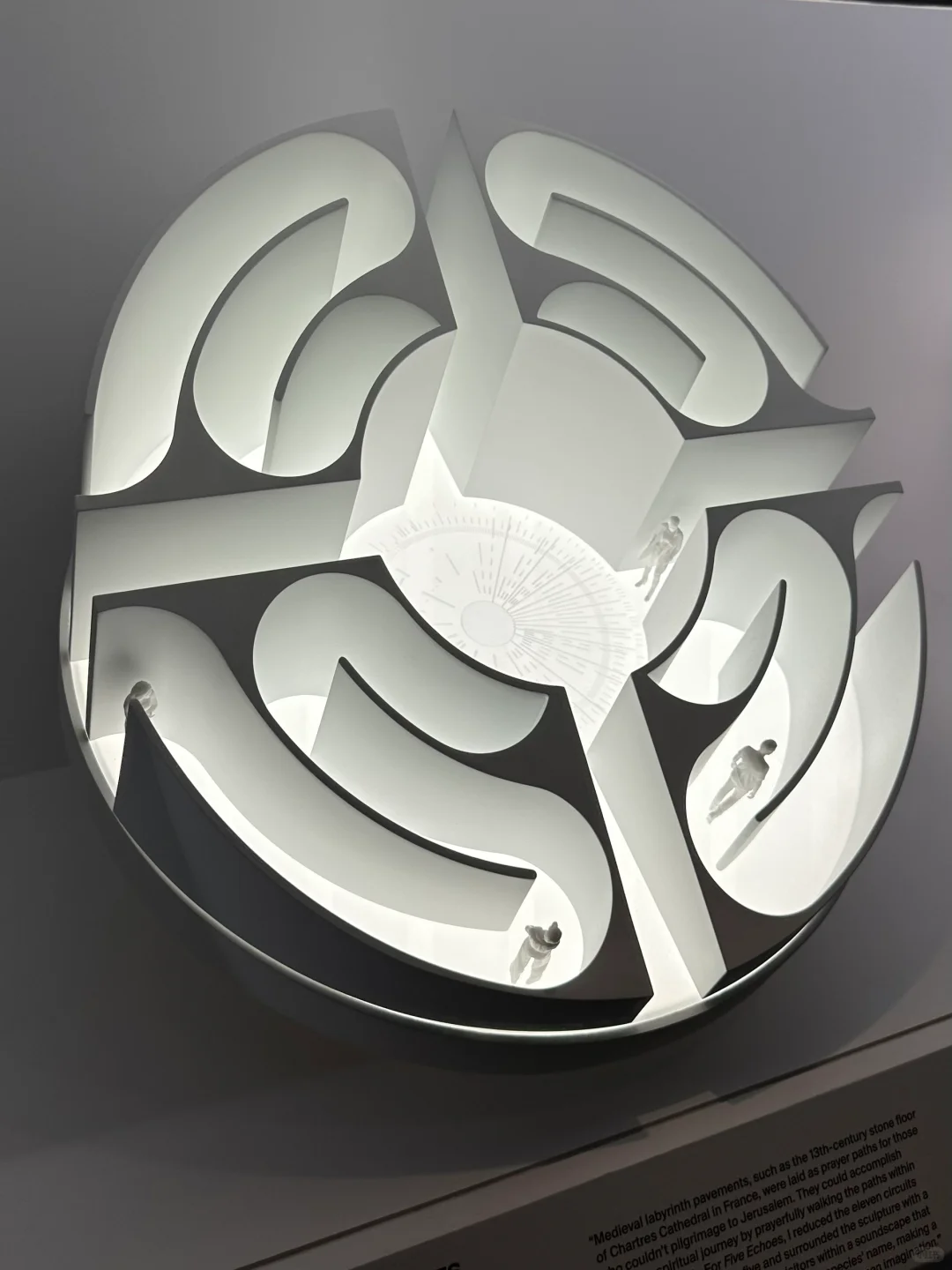 进入Es Devlin的异度空间?⚪️