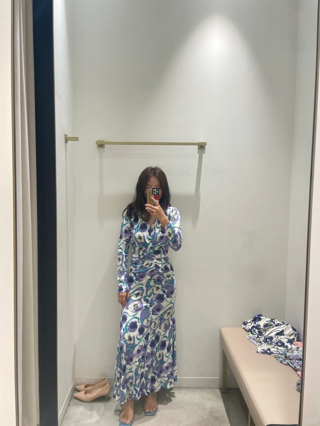 熟女的尽头是dvf吗/友友们帮忙选下呢