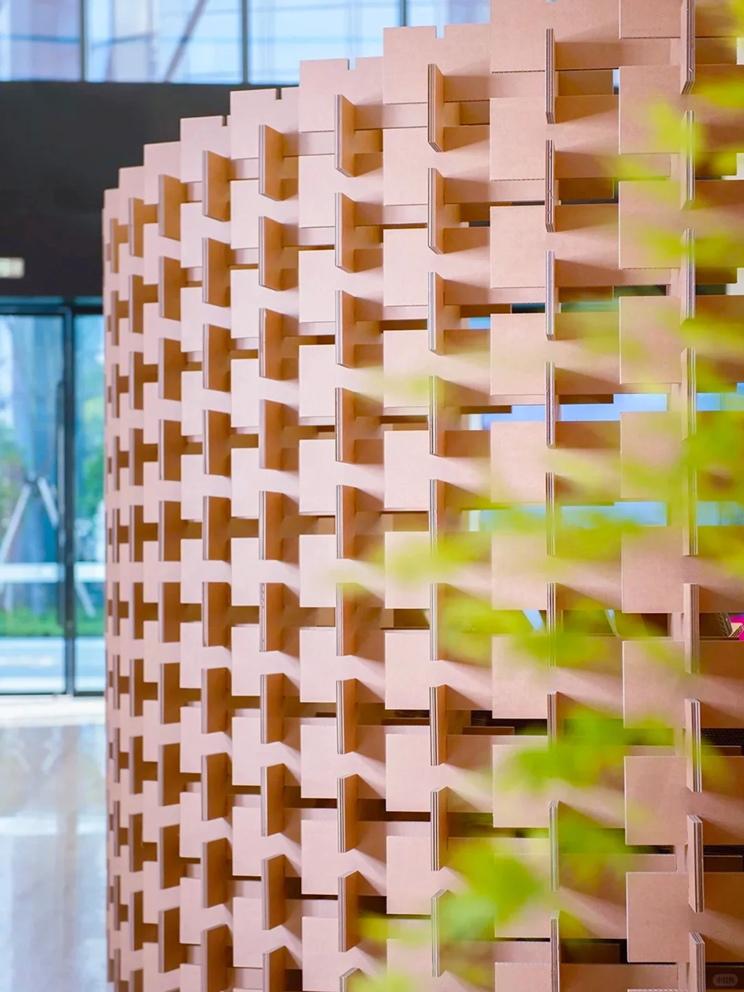 100种可能！网红瓦楞纸书展