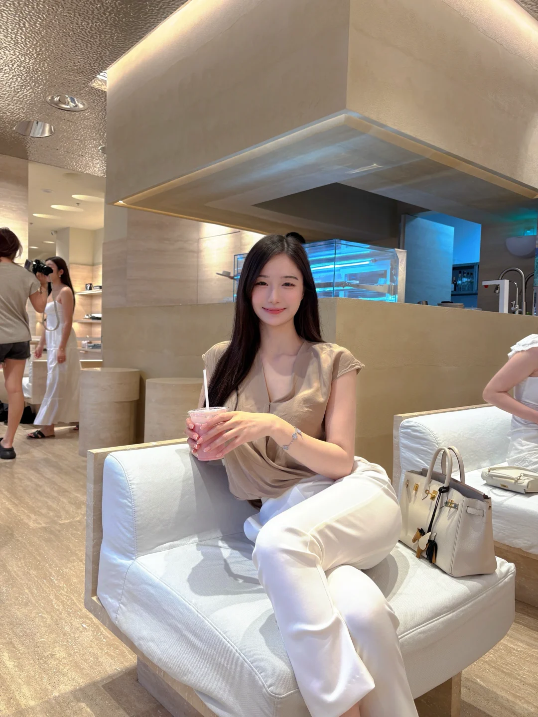 盯着我的时候是觉得我可爱还是好骗